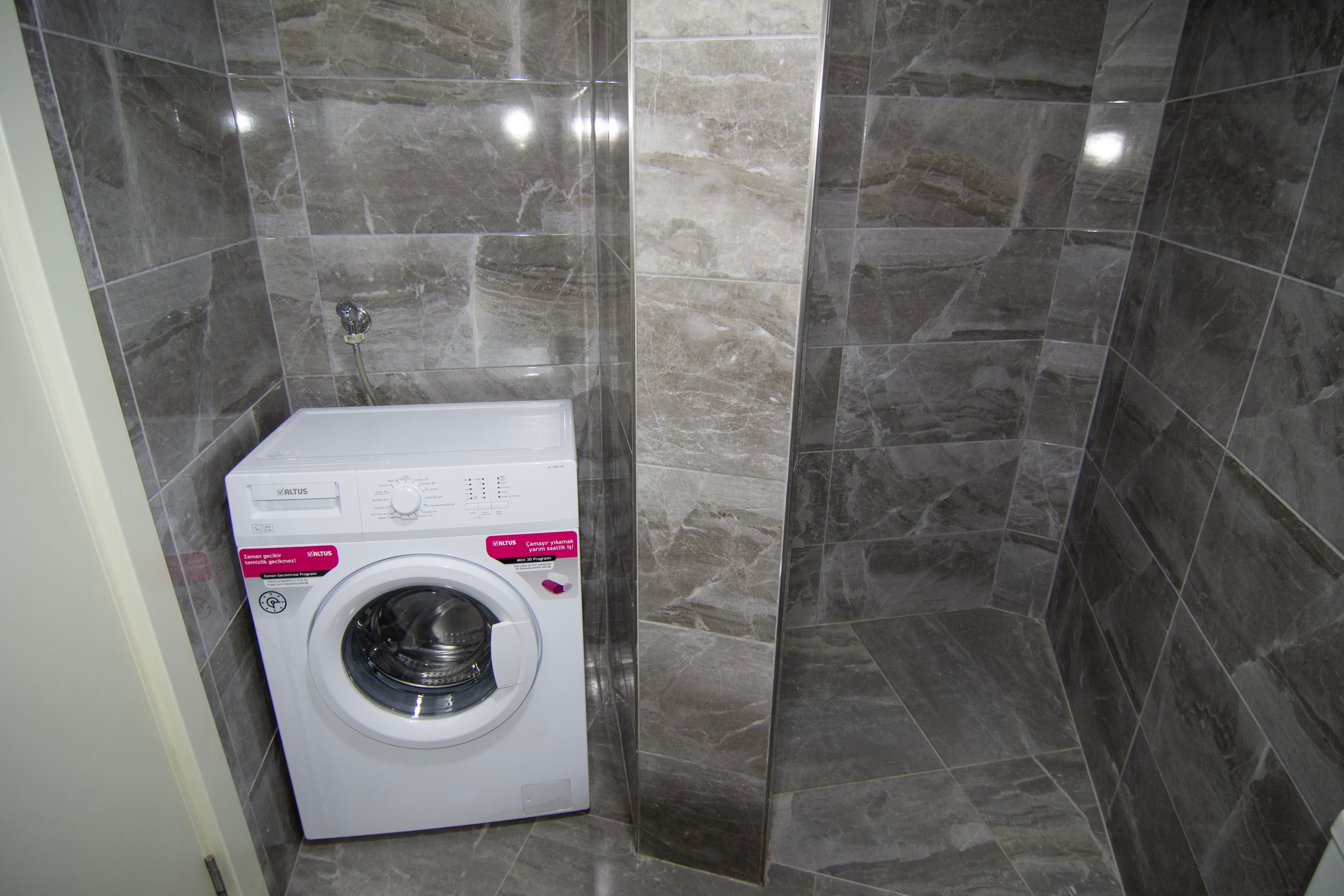 28th Floor cozy Studio, furnished apartment in Kartal, Istanbul — image 8