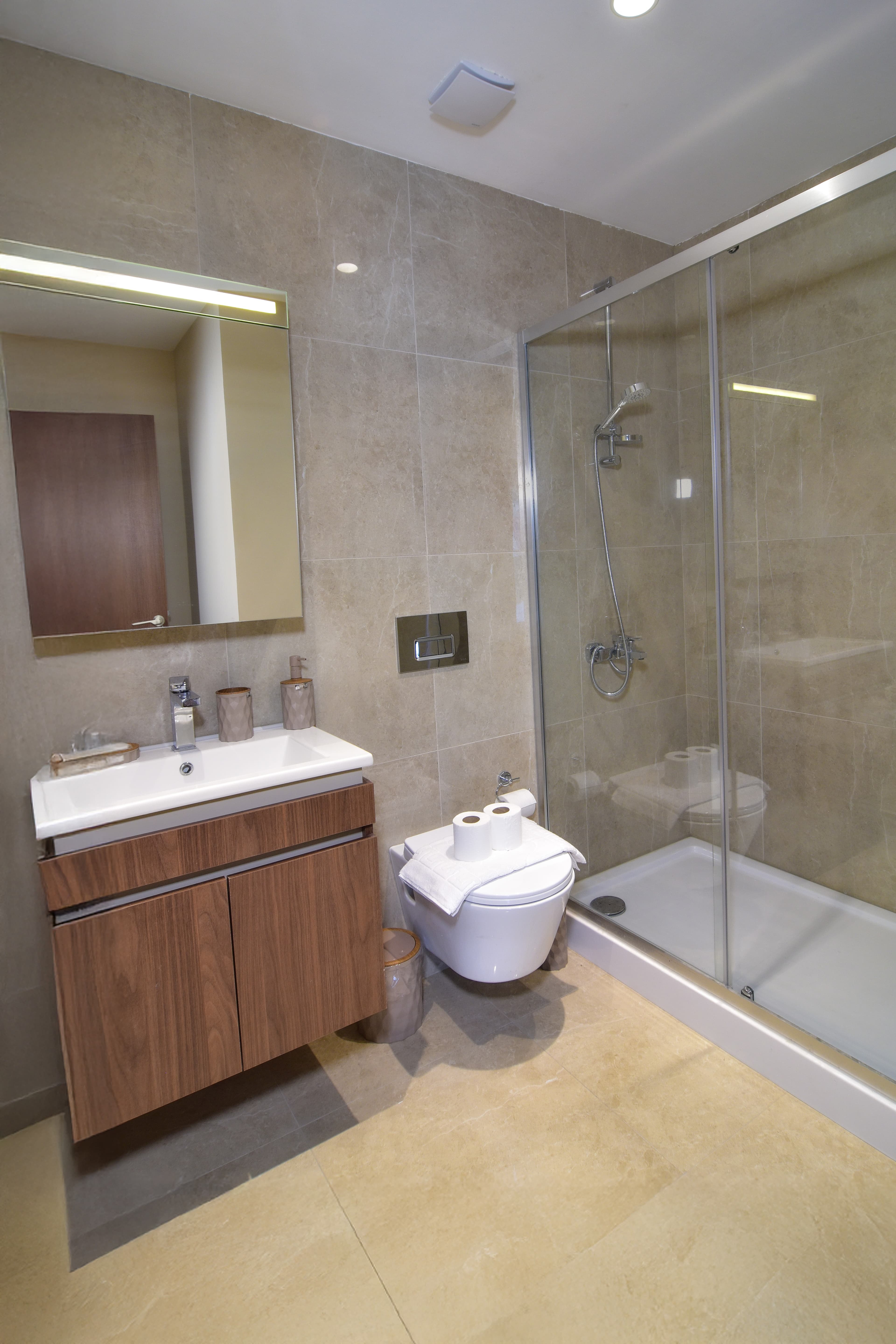 Stylish & Modern 3bedrooms -2bathrooms-pool & gym, furnished apartment in Bağcılar, Istanbul — image 39