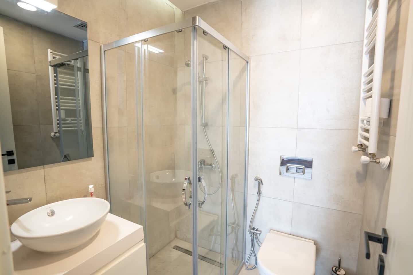 Stylish Retreat: Cozy 2BR Apt, furnished apartment in Bağcılar, Istanbul — image 12