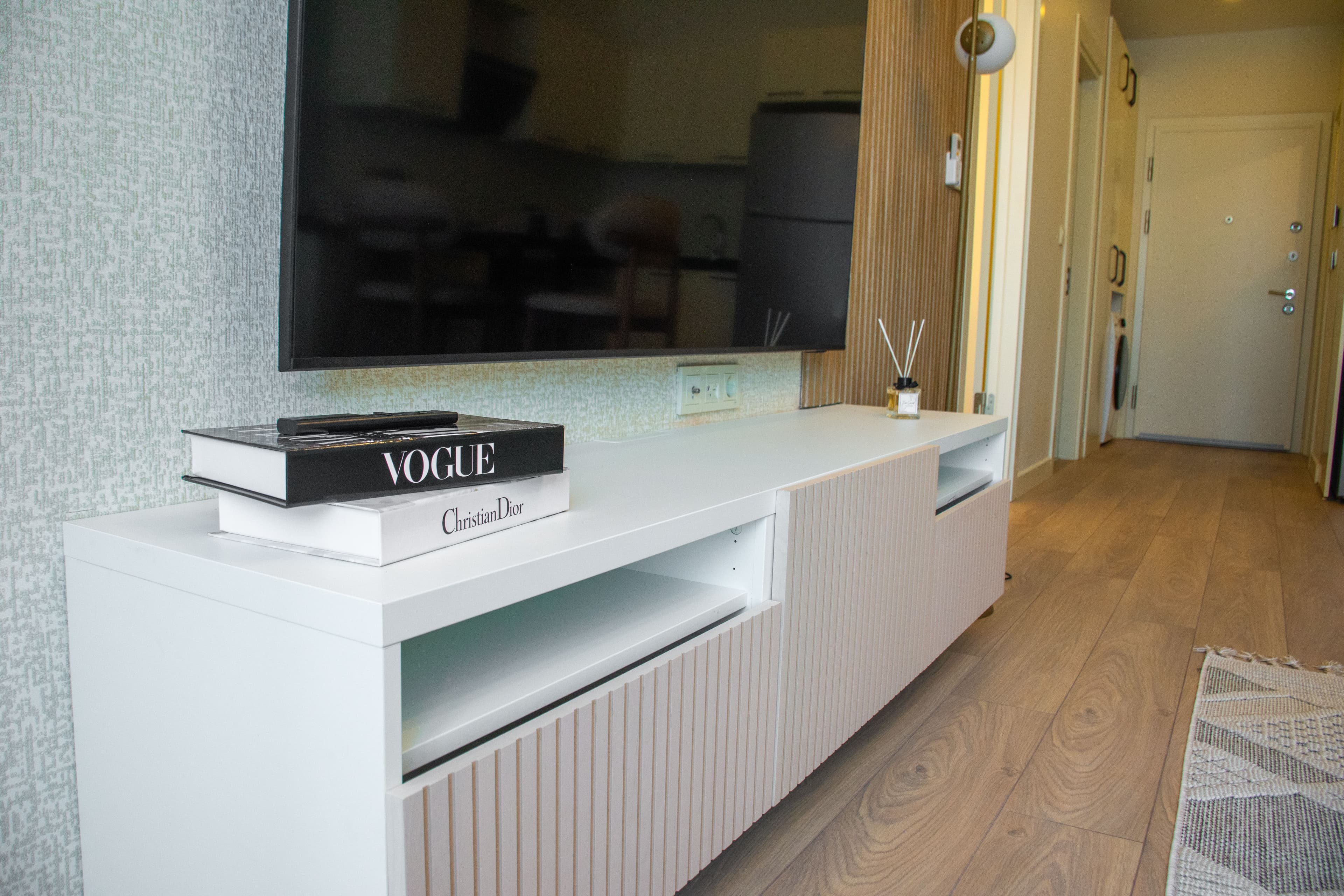 Modern & Stylish 1 Bdr Taksim Palas Living, furnished apartment in Şişli, Istanbul — image 6