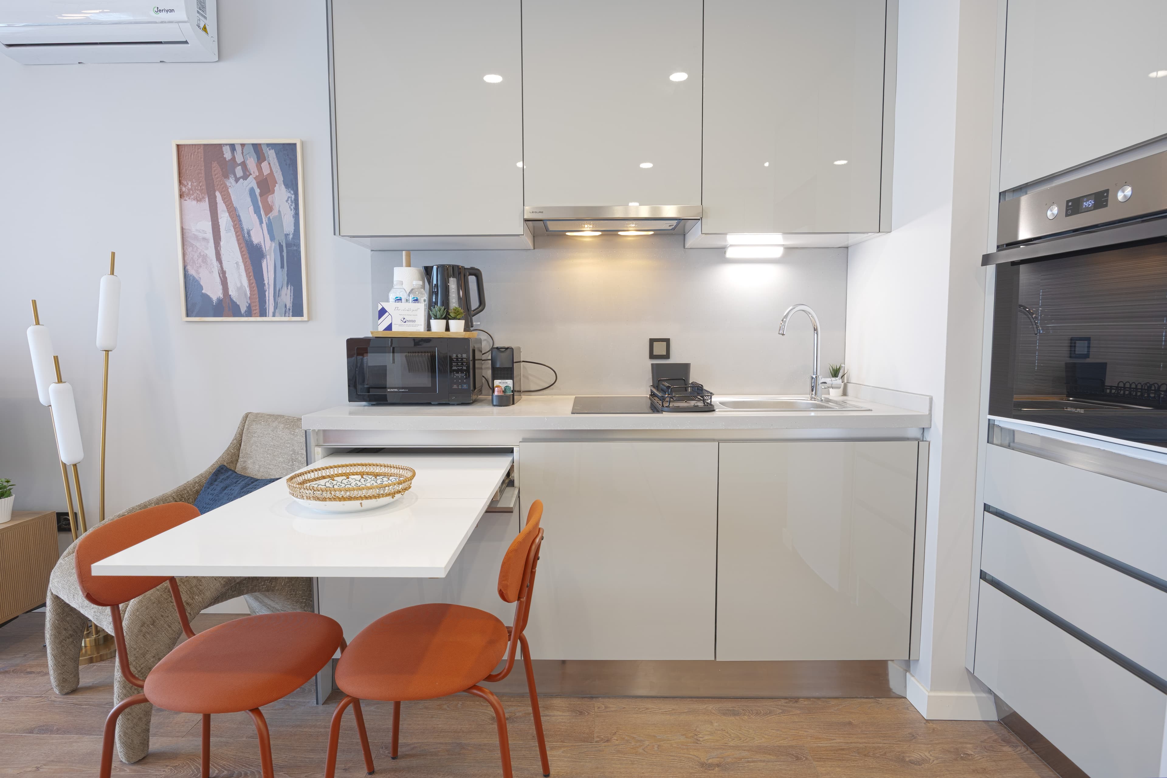 Modern Cozy Apartment with Balcony, furnished apartment in Bağcılar, Istanbul — image 15
