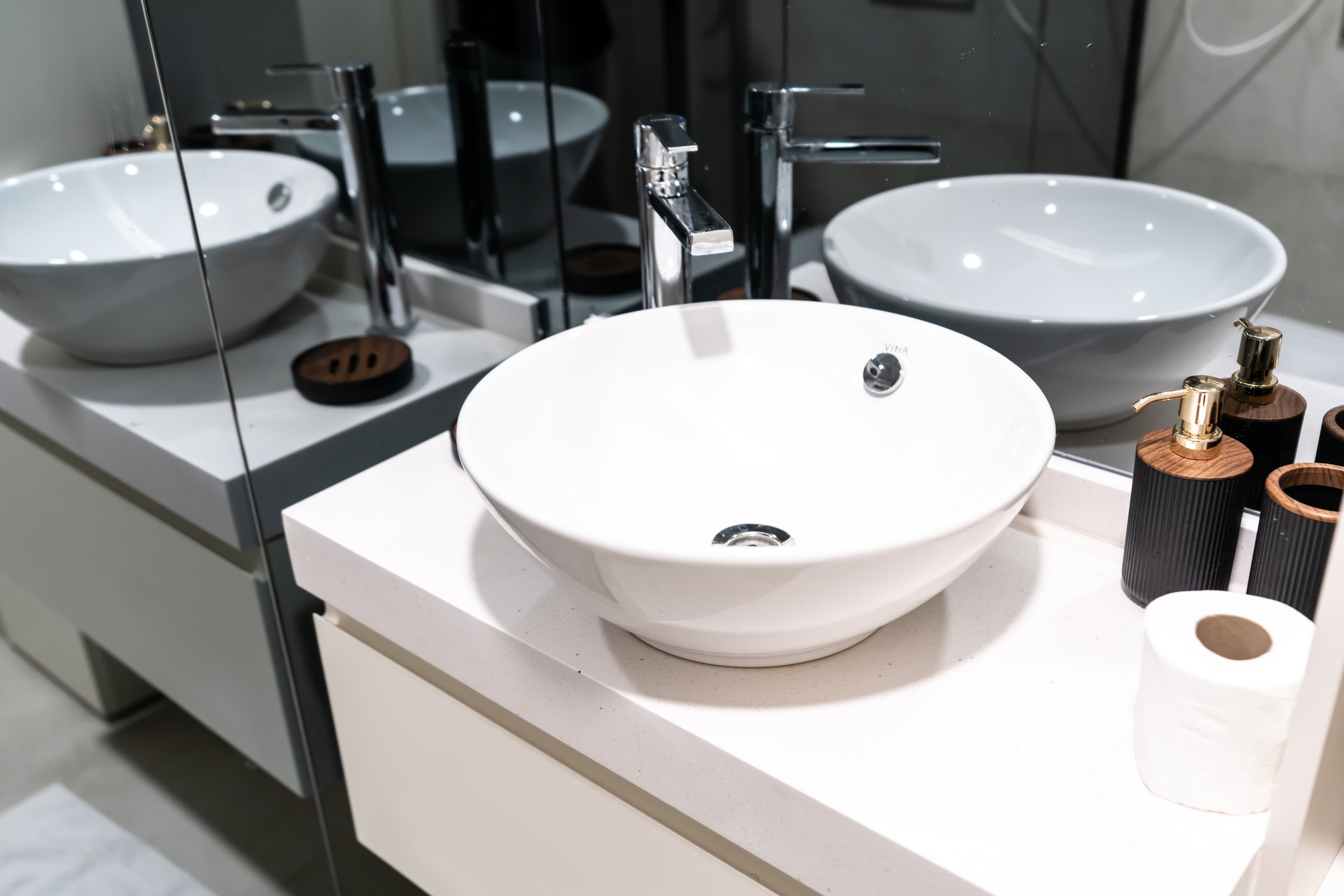 Stylish City Living - Your Urban Charm, furnished apartment in Bağcılar, Istanbul — image 7