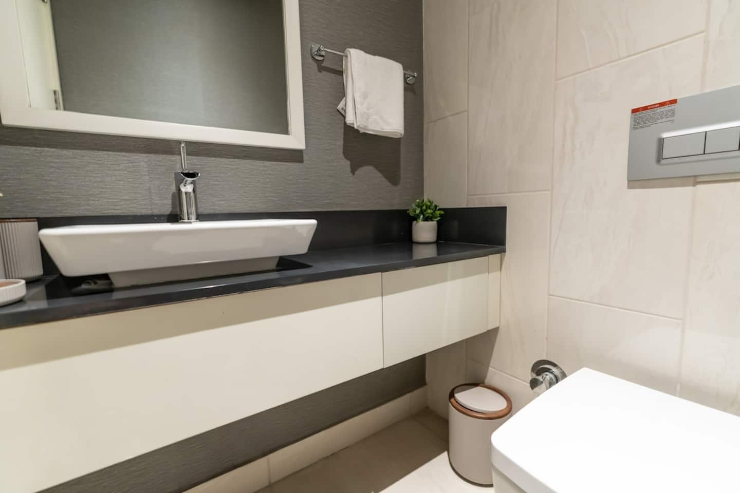 1-Bdr Getaway with Pool/Gym near Taksim Square, furnished apartment in Şişli, Istanbul — image 21