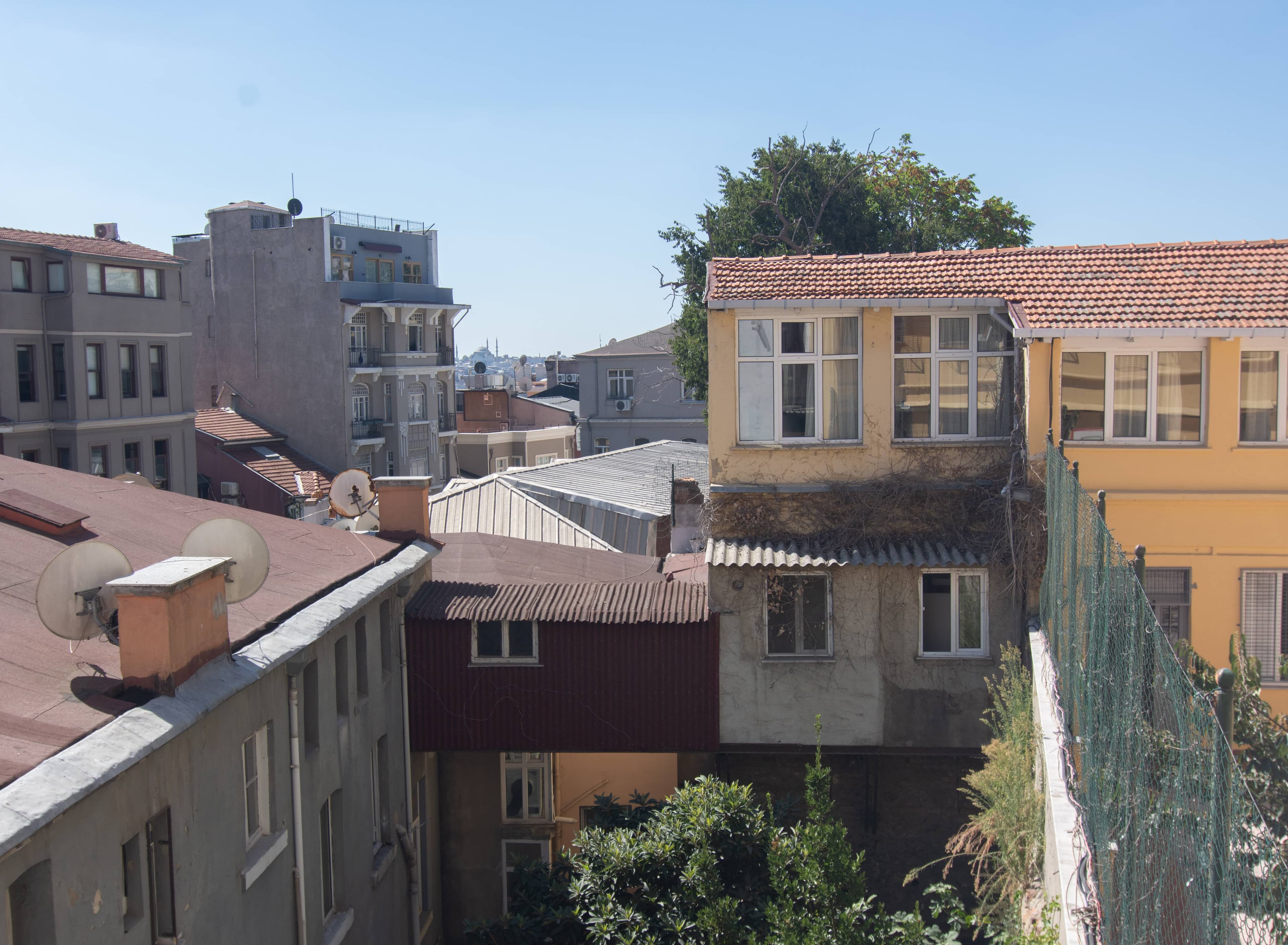 Stylish City Getaway-Explore the Urban Delights, furnished apartment in Beyoğlu, Istanbul — image 29