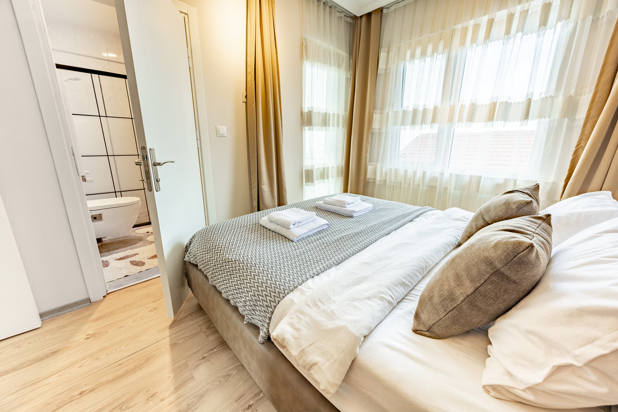 Sea View Villa with Pool, furnished apartment in Büyükçekmece, Istanbul — image 17