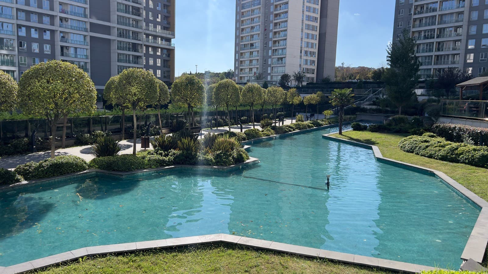 1-Bedroom Escape: Perfect for Families, furnished apartment in Avcılar, Istanbul — image 33