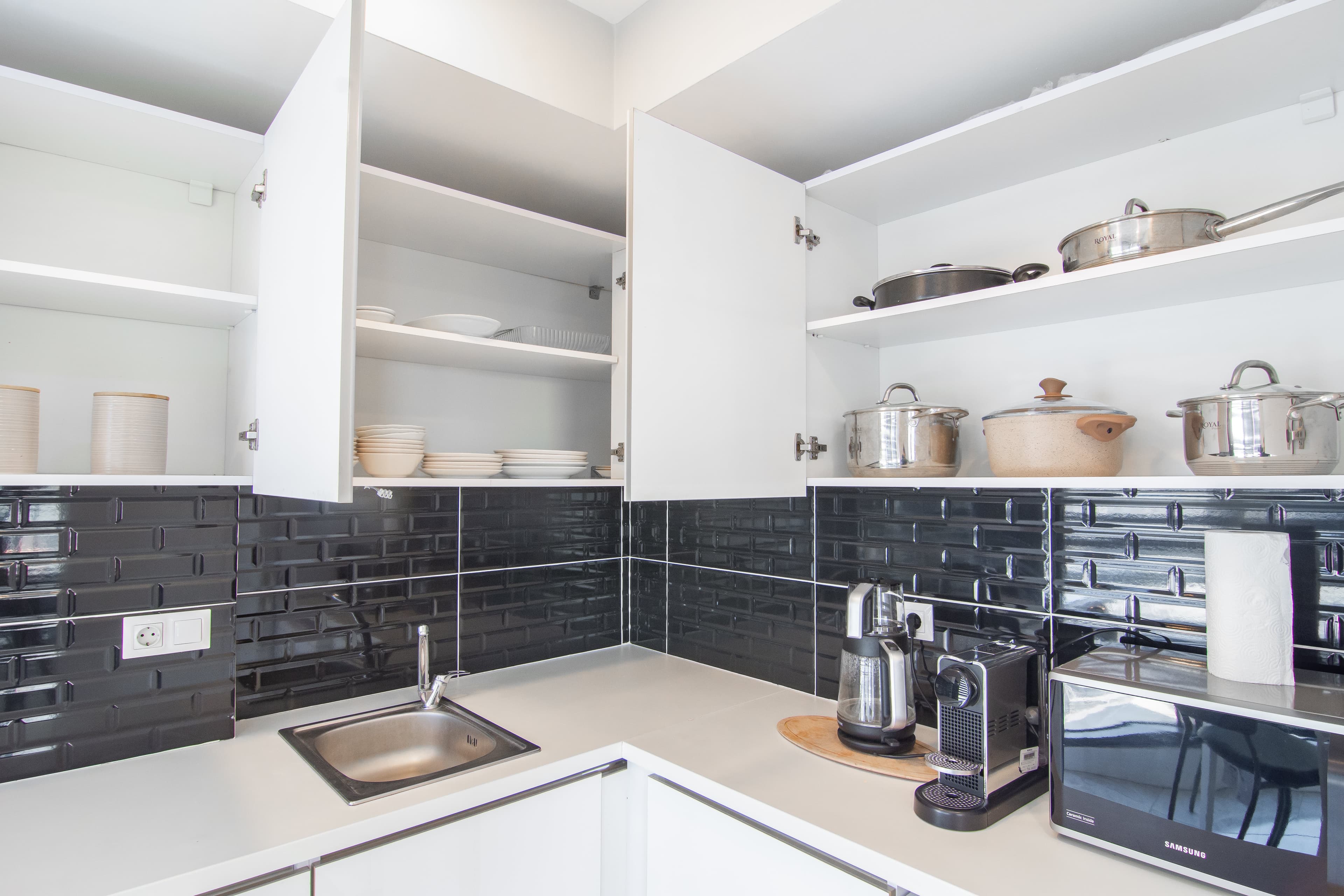 Stylish cozy 3 bedr apart & balcony, furnished apartment in Bağcılar, Istanbul — image 17