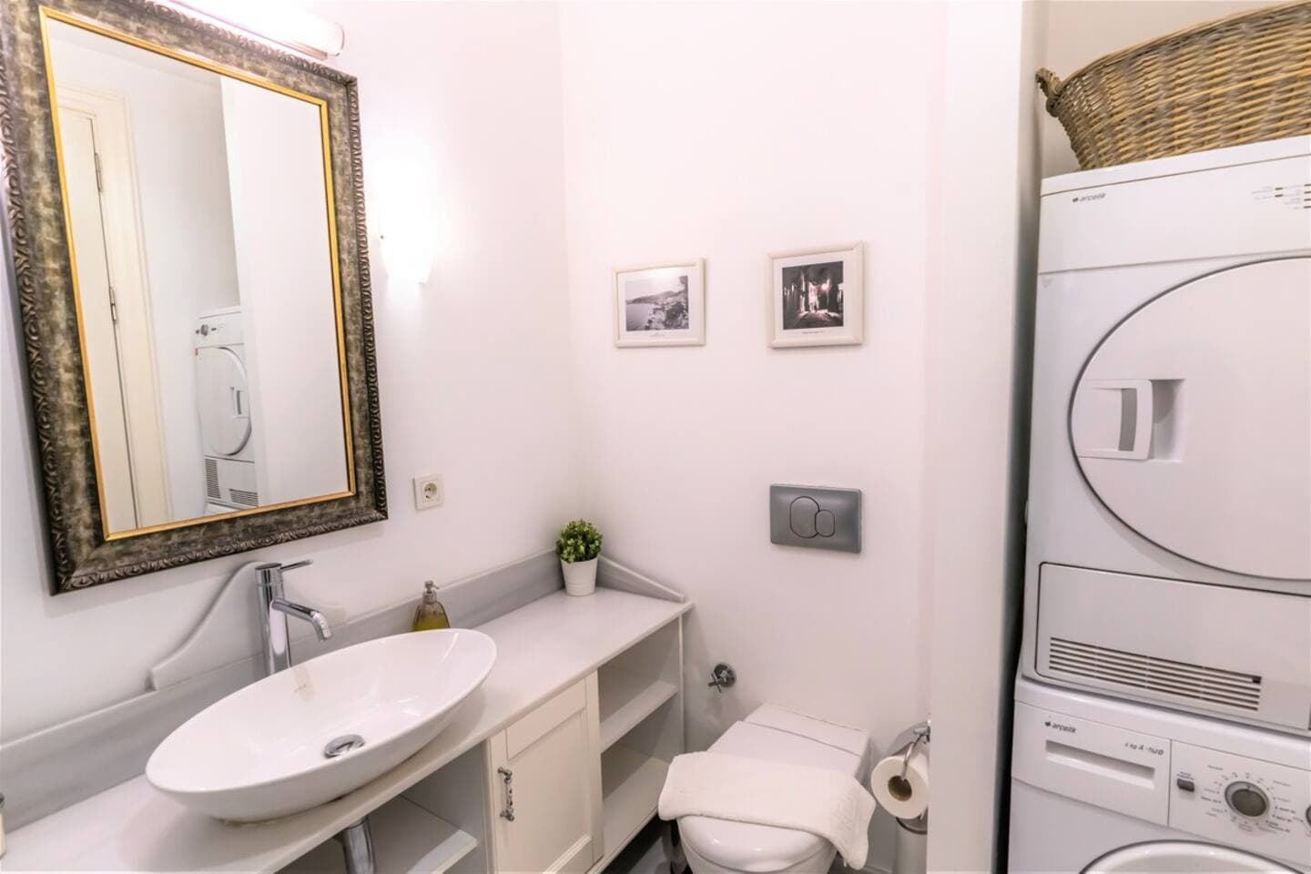 Designer 1-Bdr Apartment in Trendy Neighborhood, furnished apartment in Beyoğlu, Istanbul — image 15