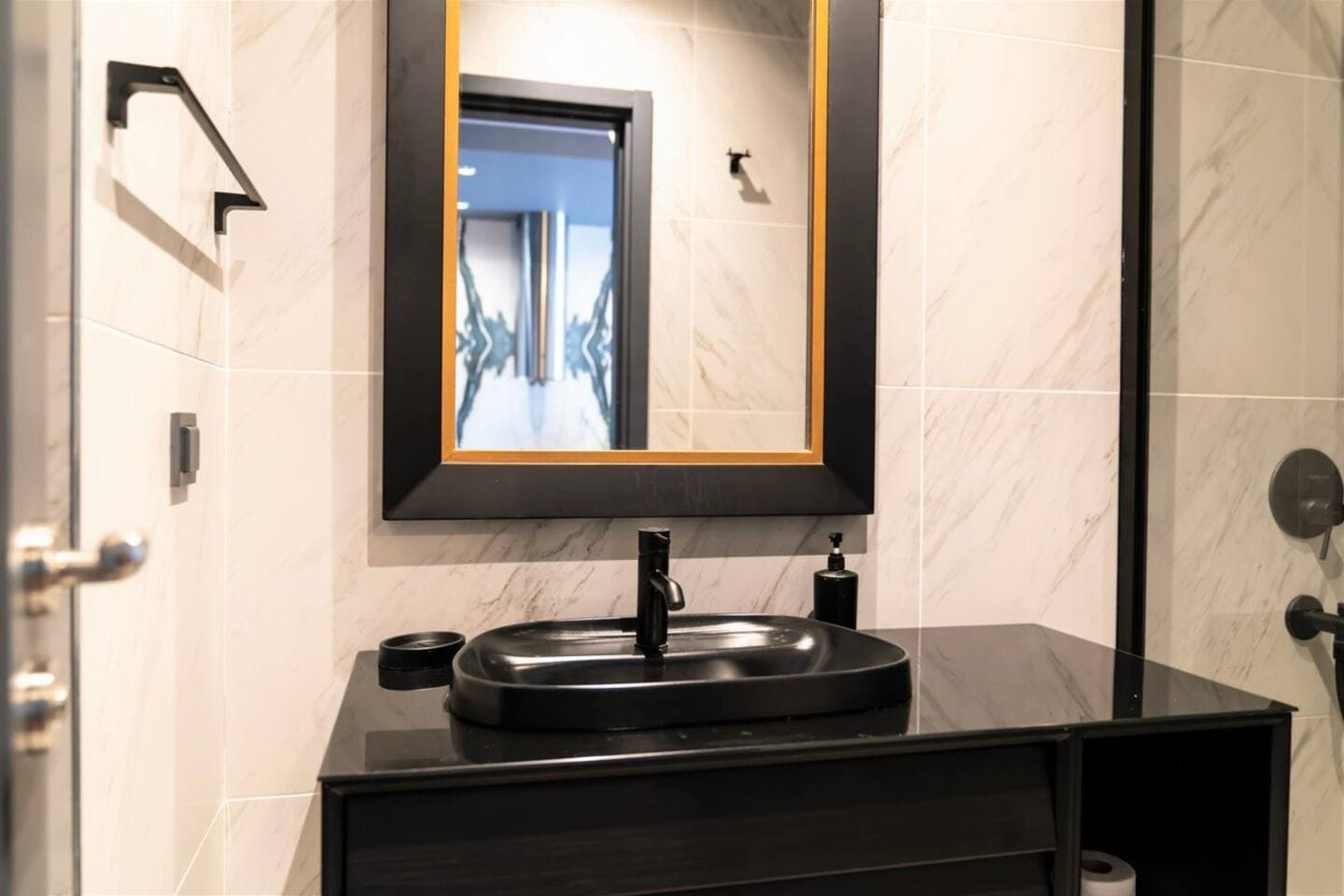 Family-Friendly Home near Taksim Square, furnished apartment in Beyoğlu, Istanbul — image 8