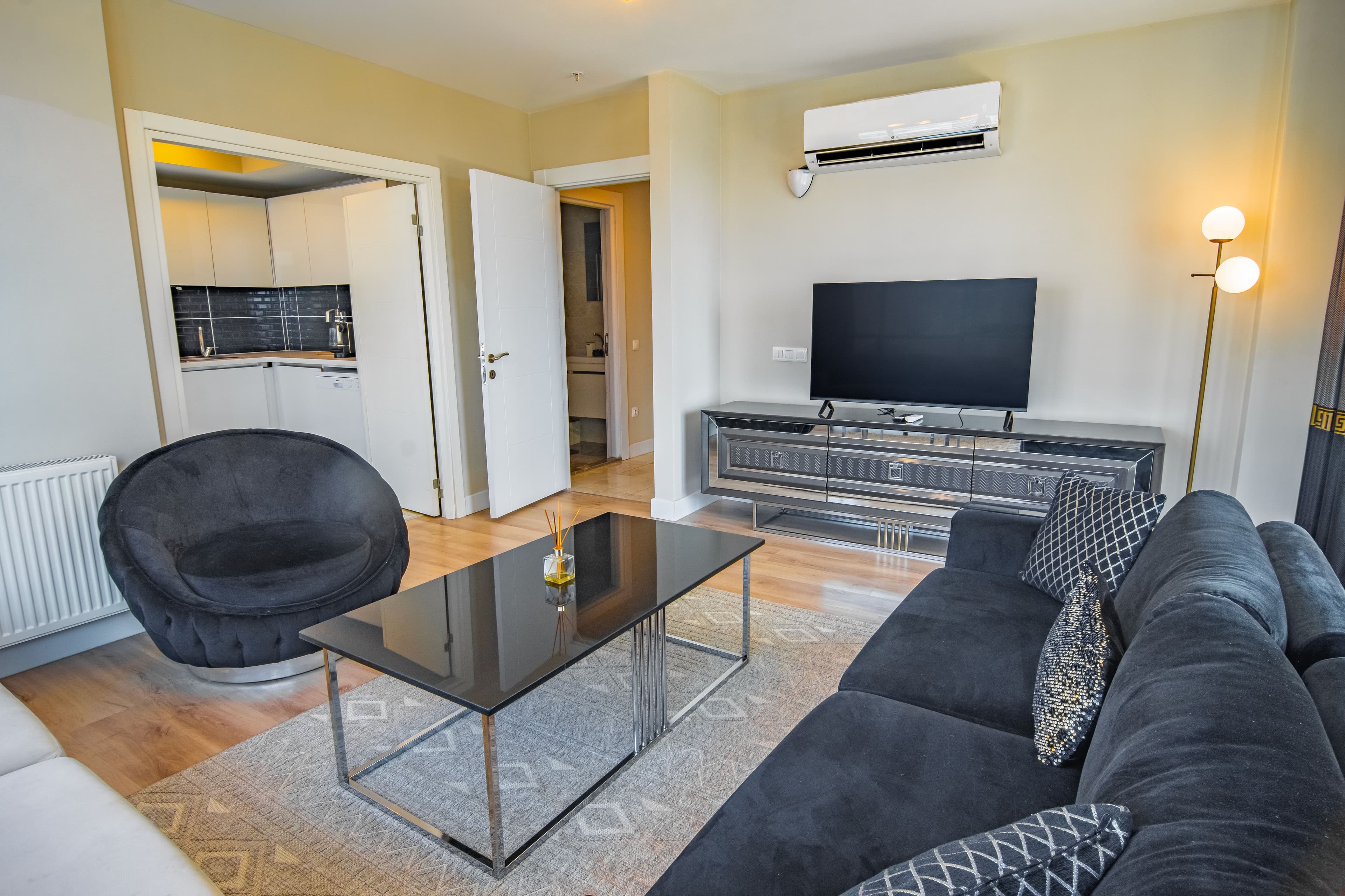 Stylish cozy 3 bedr apart & balcony, furnished apartment in Bağcılar, Istanbul — image 5