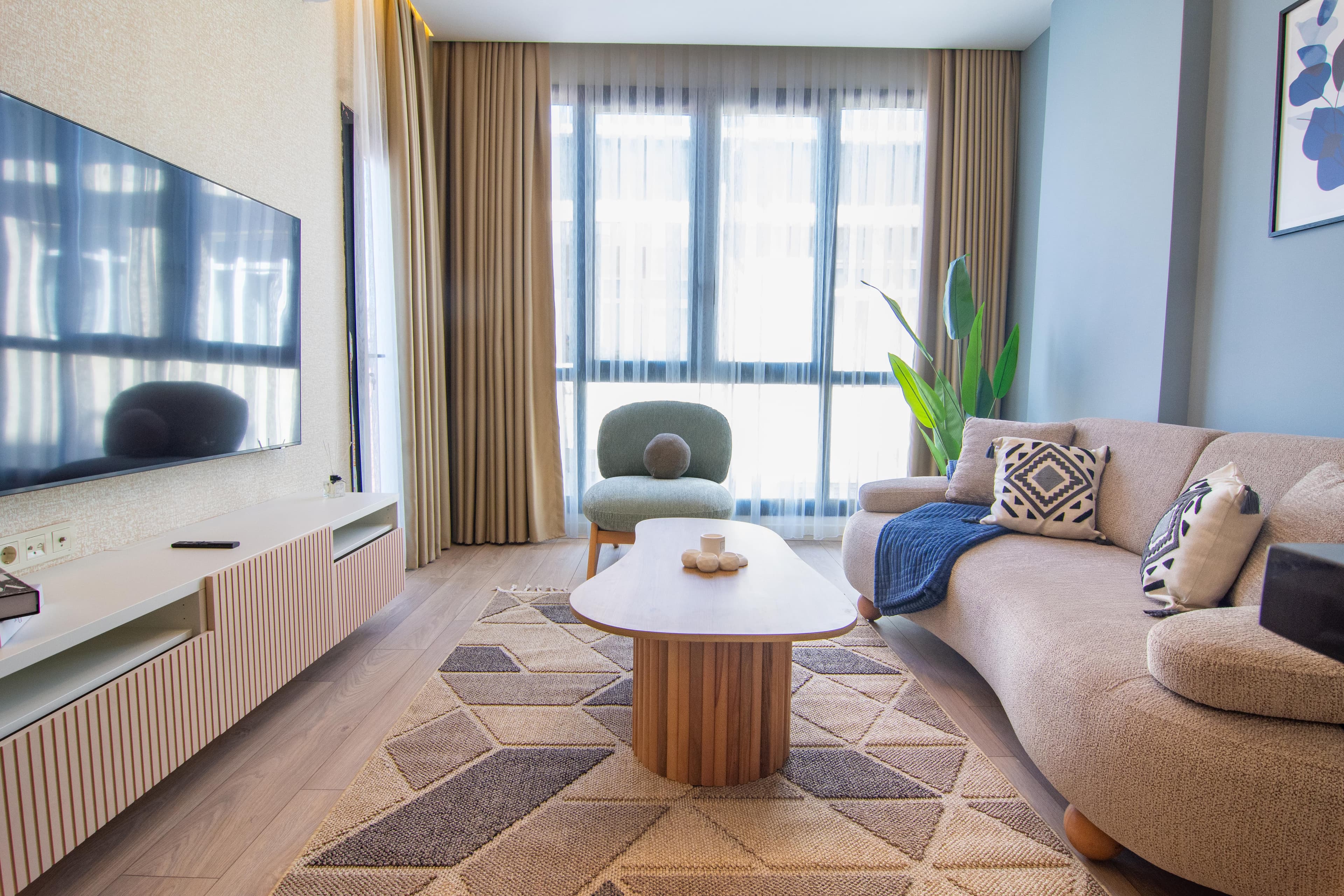 Modern 1 Bdr in Taksim Palace, furnished apartment in Şişli, Istanbul — image 2