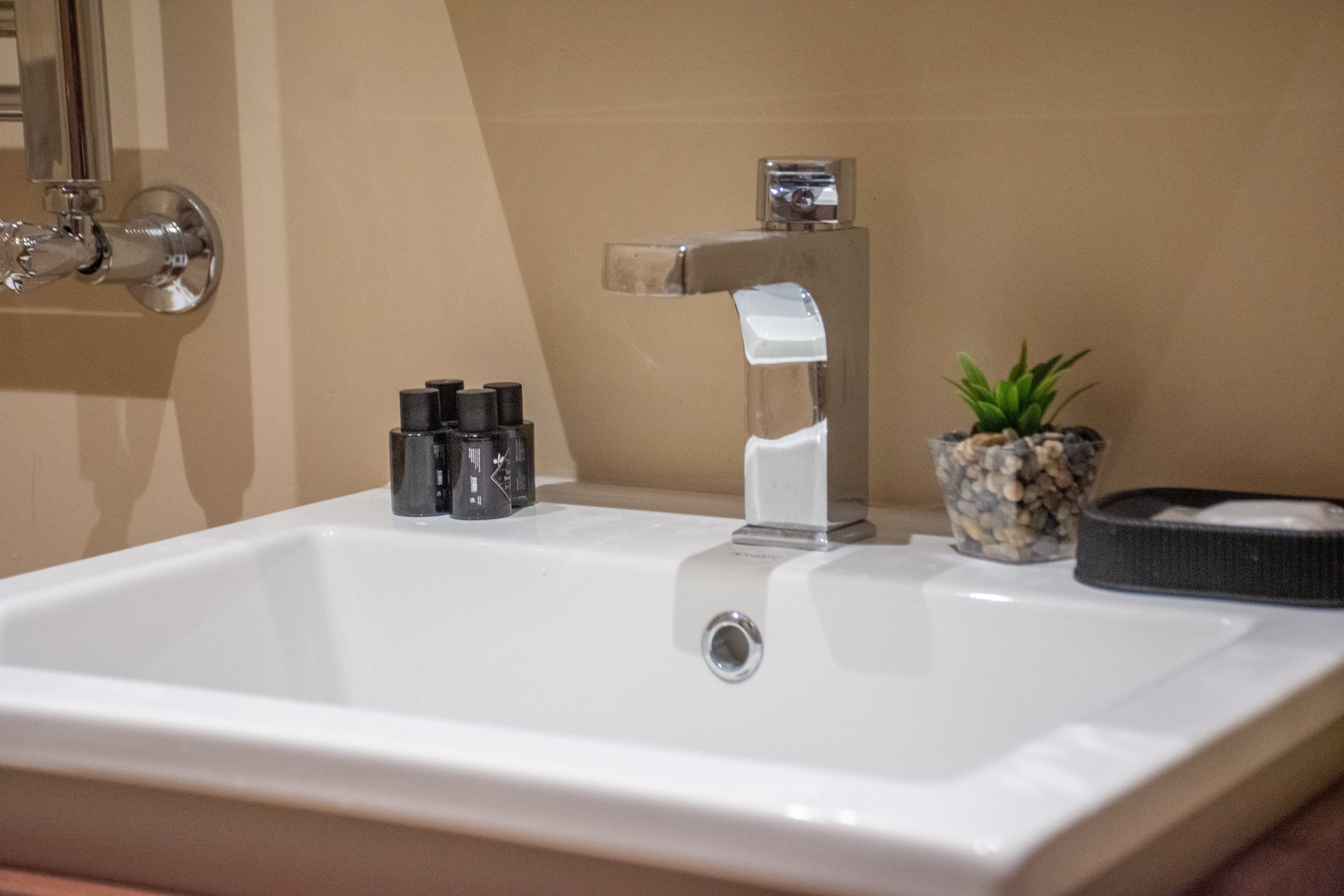 Cozy Modern & Stylish 1BR apartment, furnished apartment in Bağcılar, Istanbul — image 23