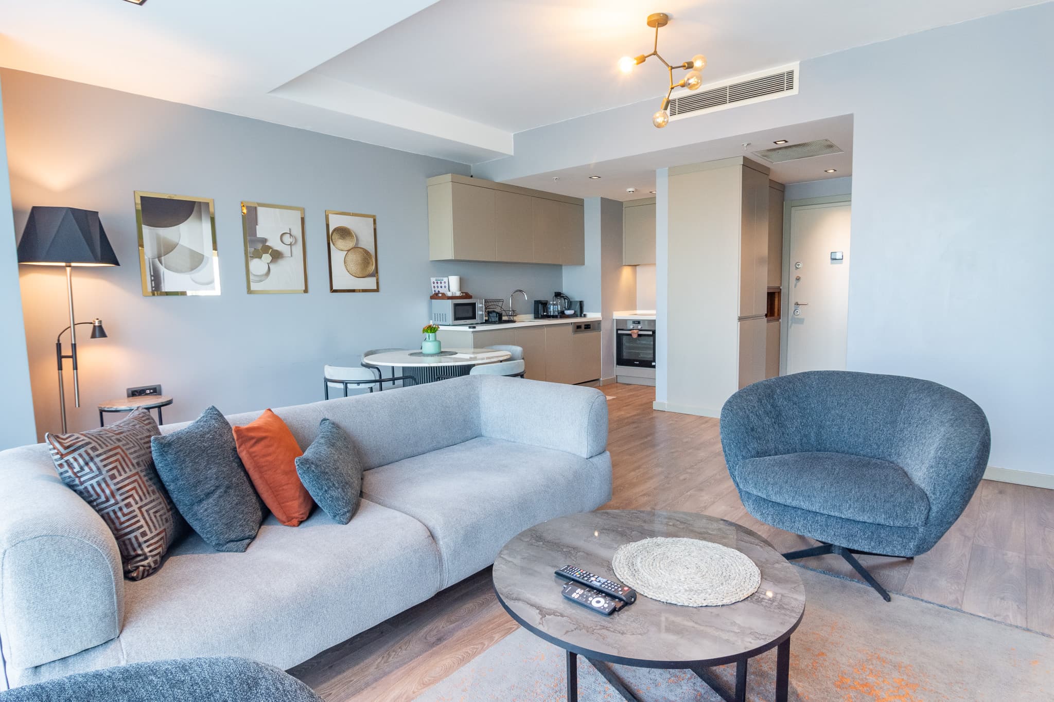 2-Bedroom Escape with city view, furnished apartment in Bağcılar, Istanbul — image 3
