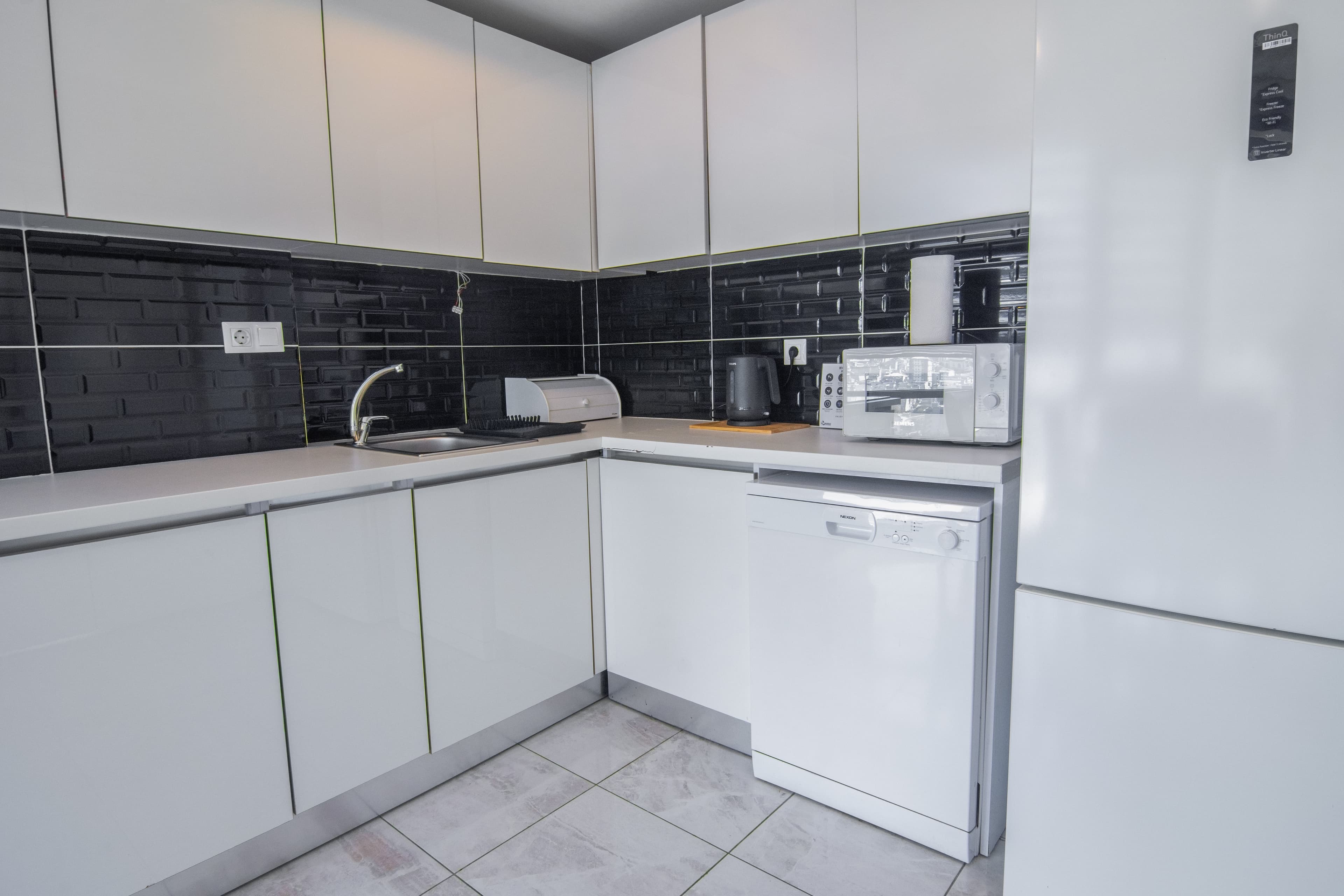 Stylish cozy 3 bedr apart & balcony — image 18