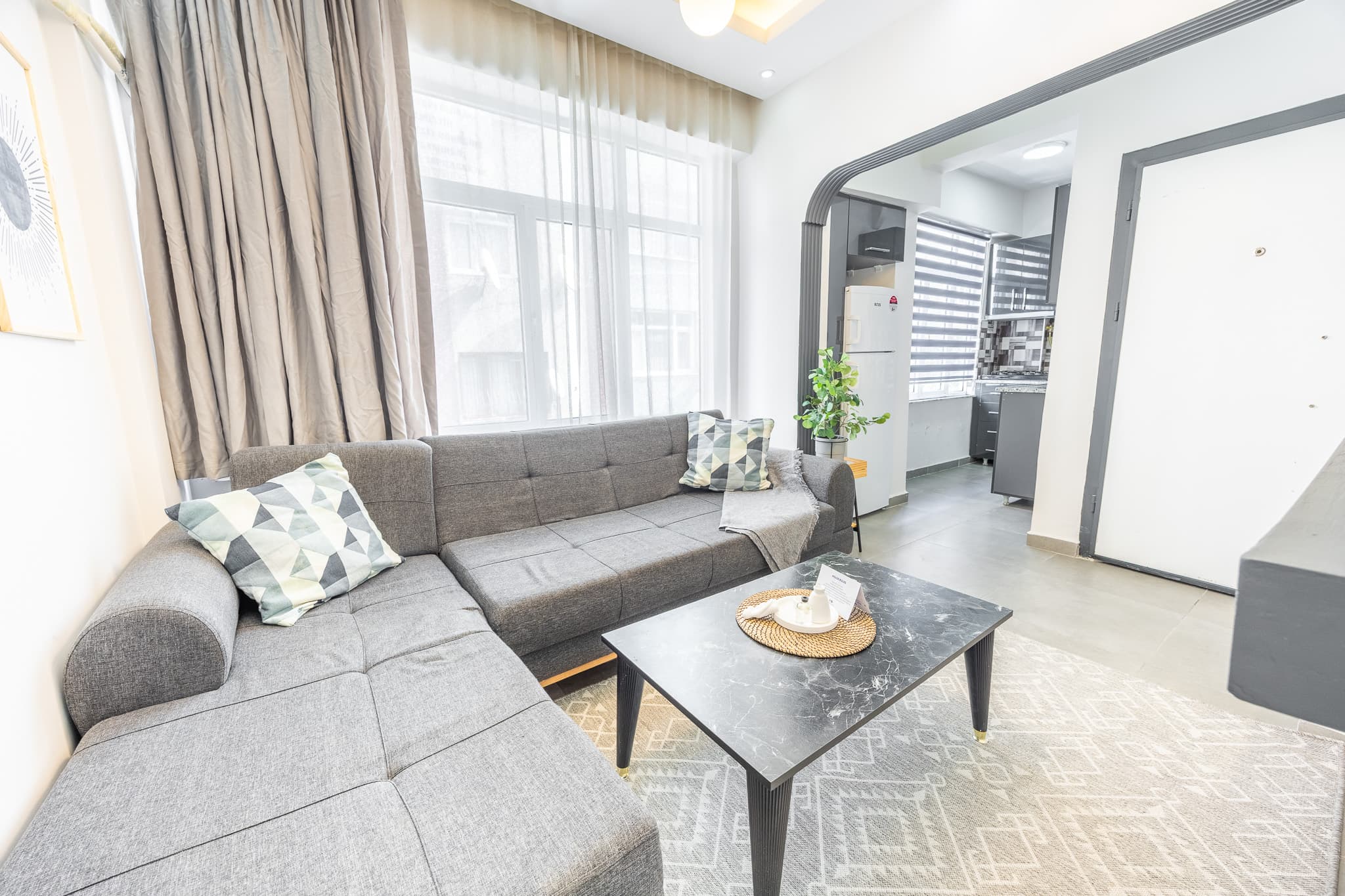 Modern Apartment In Fatih | Stay Near Old City, furnished apartment in Fatih, Istanbul — image 2