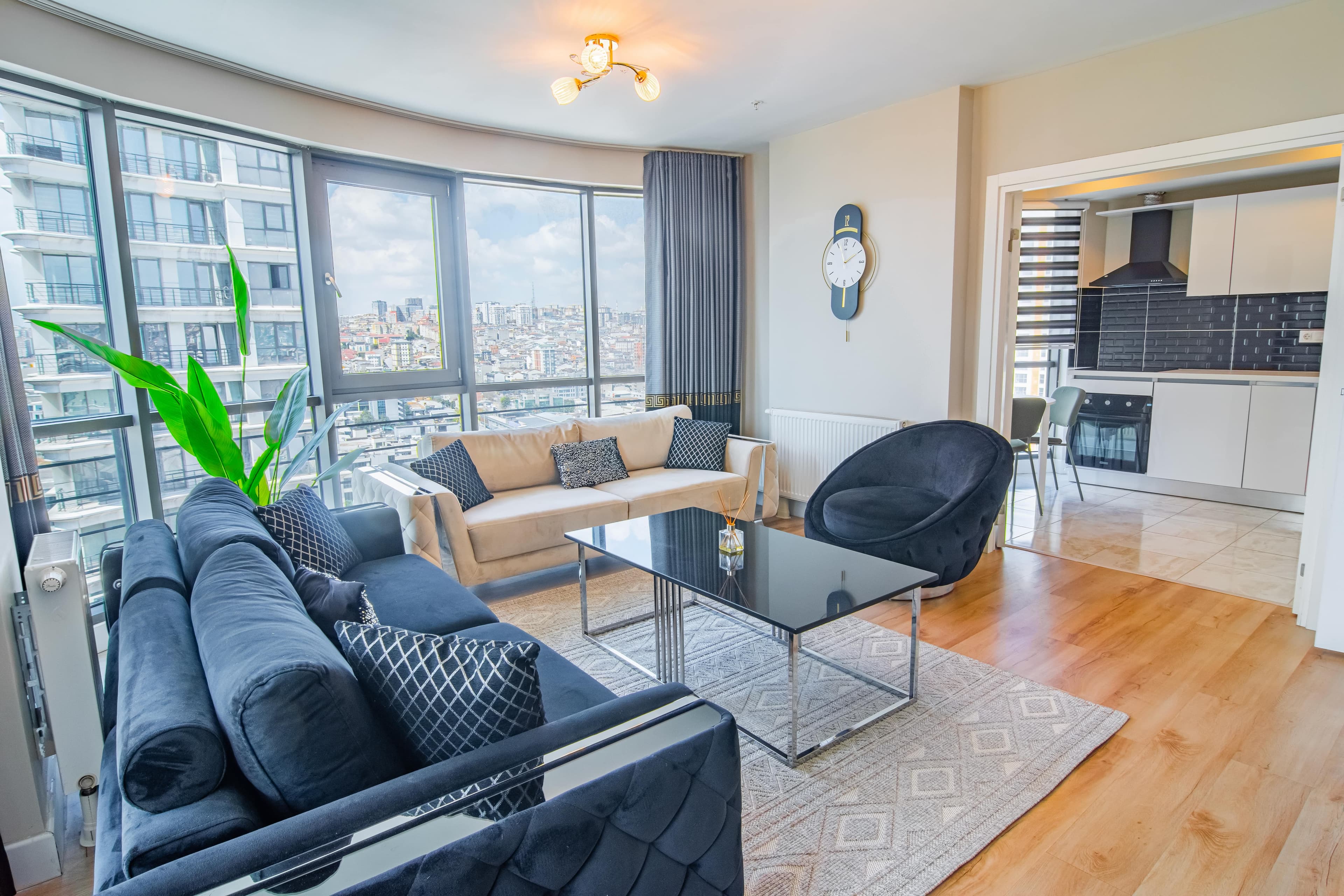 Stylish cozy 3 bedr apart & balcony, furnished apartment in Bağcılar, Istanbul — image 2