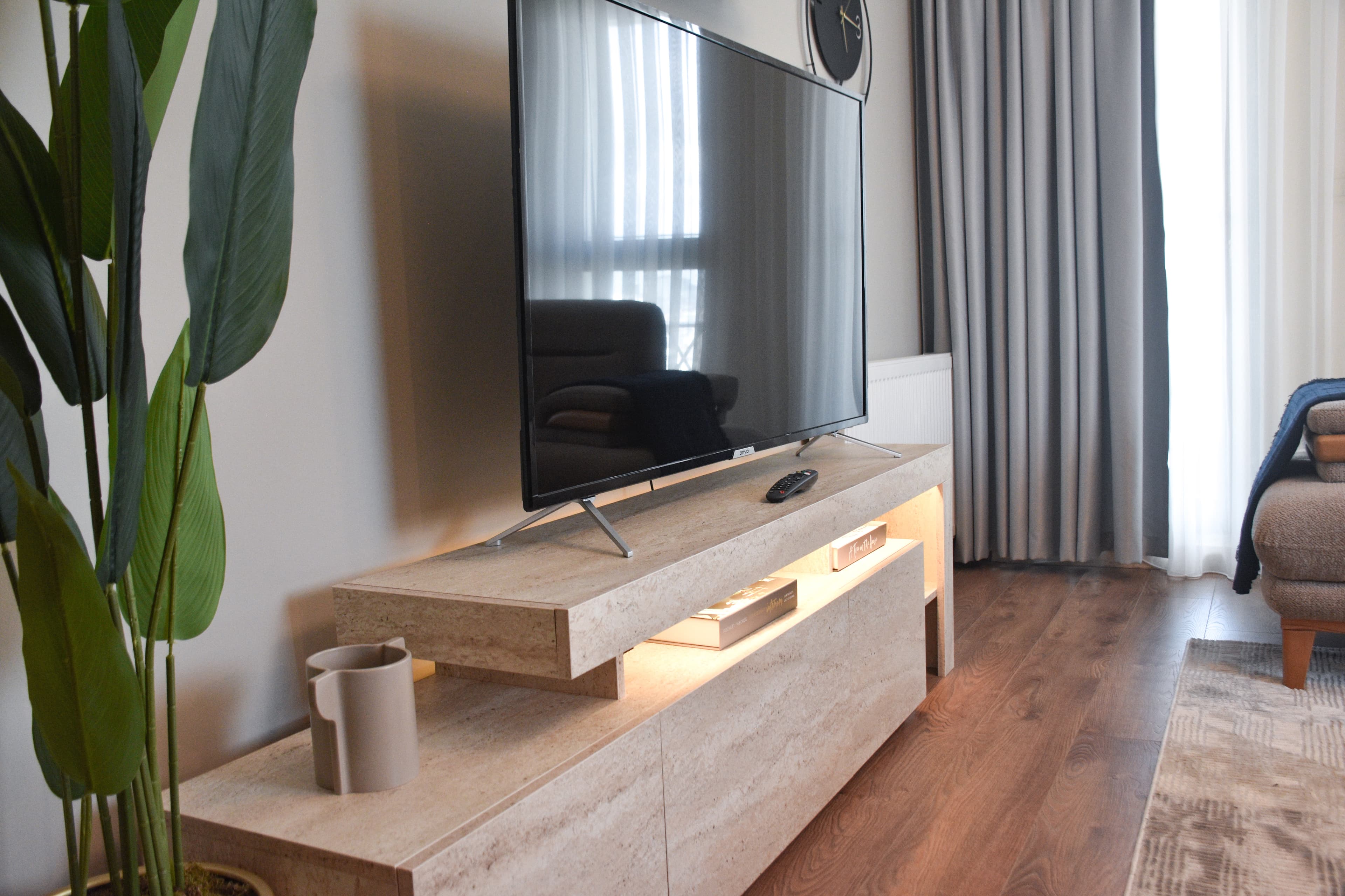 Stylish & Modern 3bedrooms -2bathrooms-pool & gym, furnished apartment in Bağcılar, Istanbul — image 8