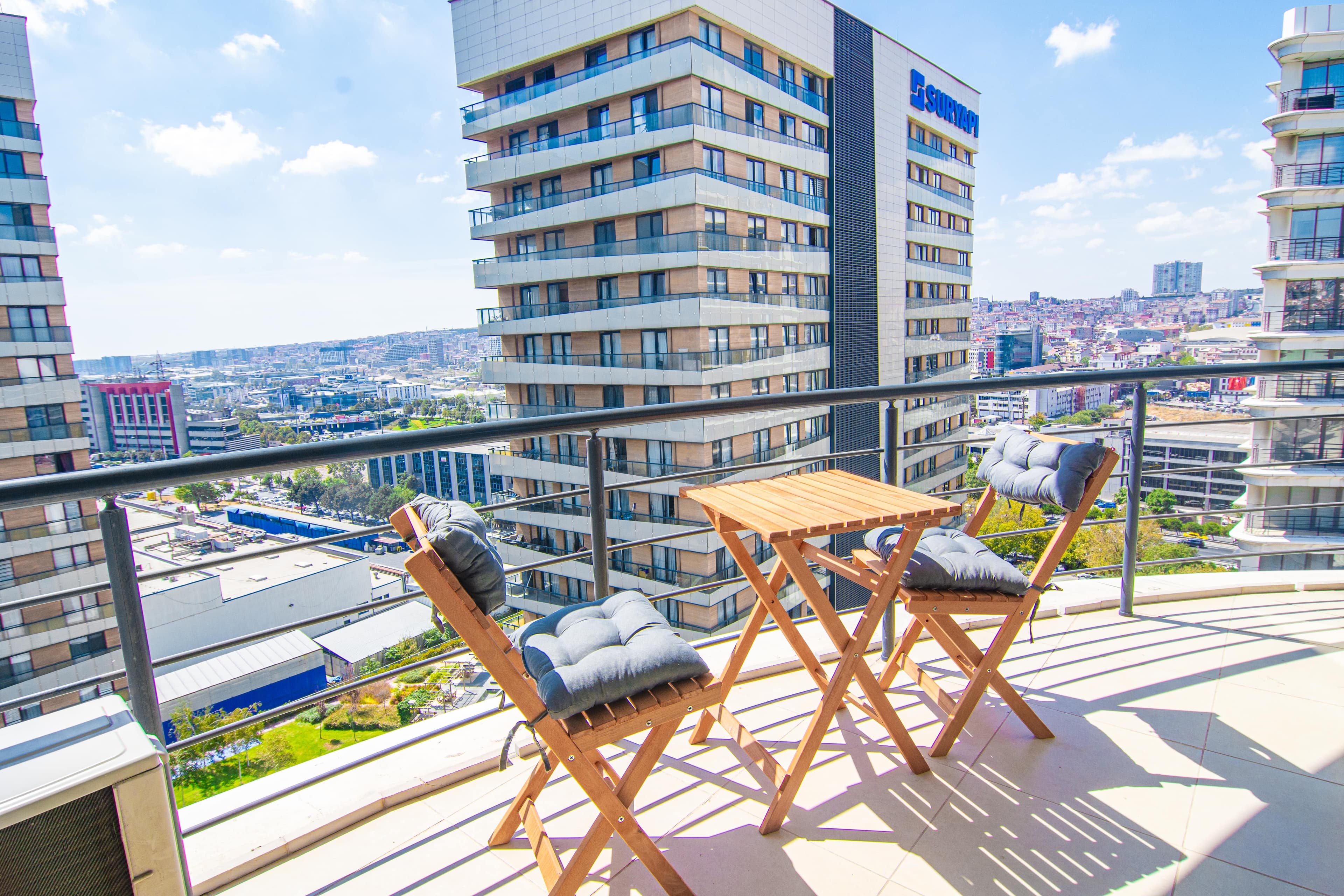 Stylish cozy 3 bedr apart & balcony — image 3