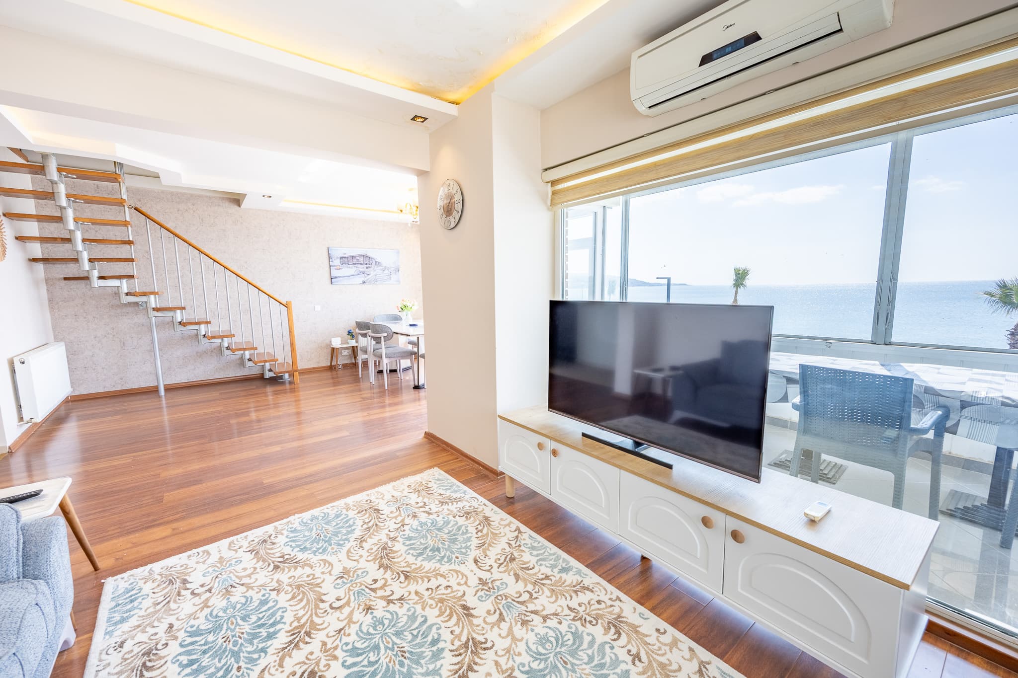 Seaside 3-Bedroom Duplex with Jacuzzi, furnished apartment in Büyükçekmece, Istanbul — image 5