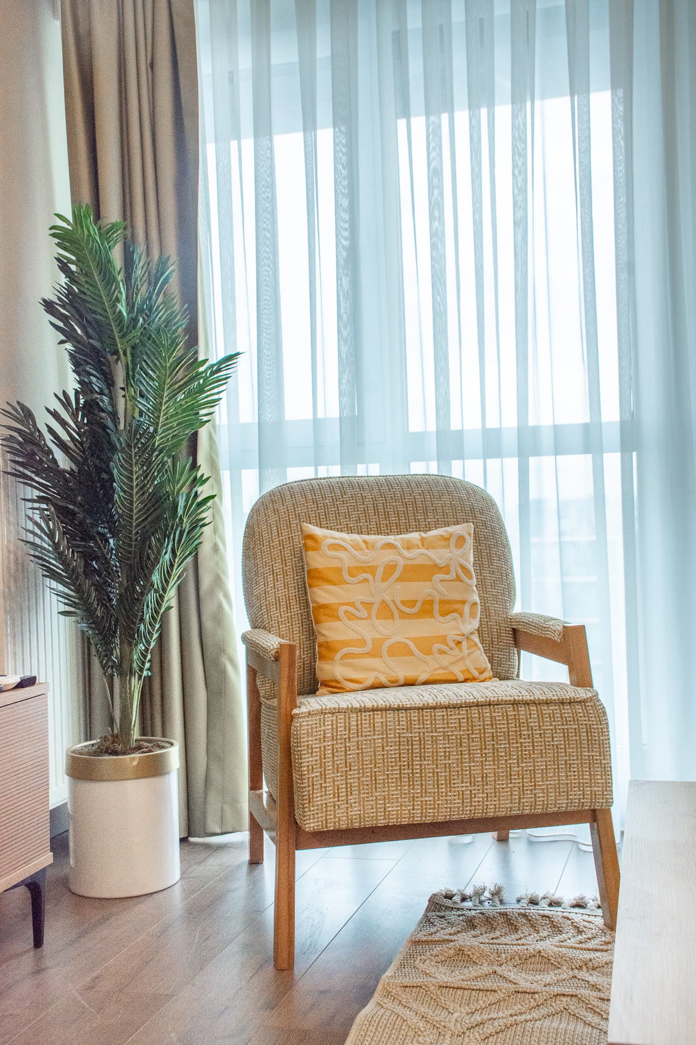 Family Home 2bedr with balcony and Panoramic View, furnished apartment in Başakşehir, Istanbul — image 6