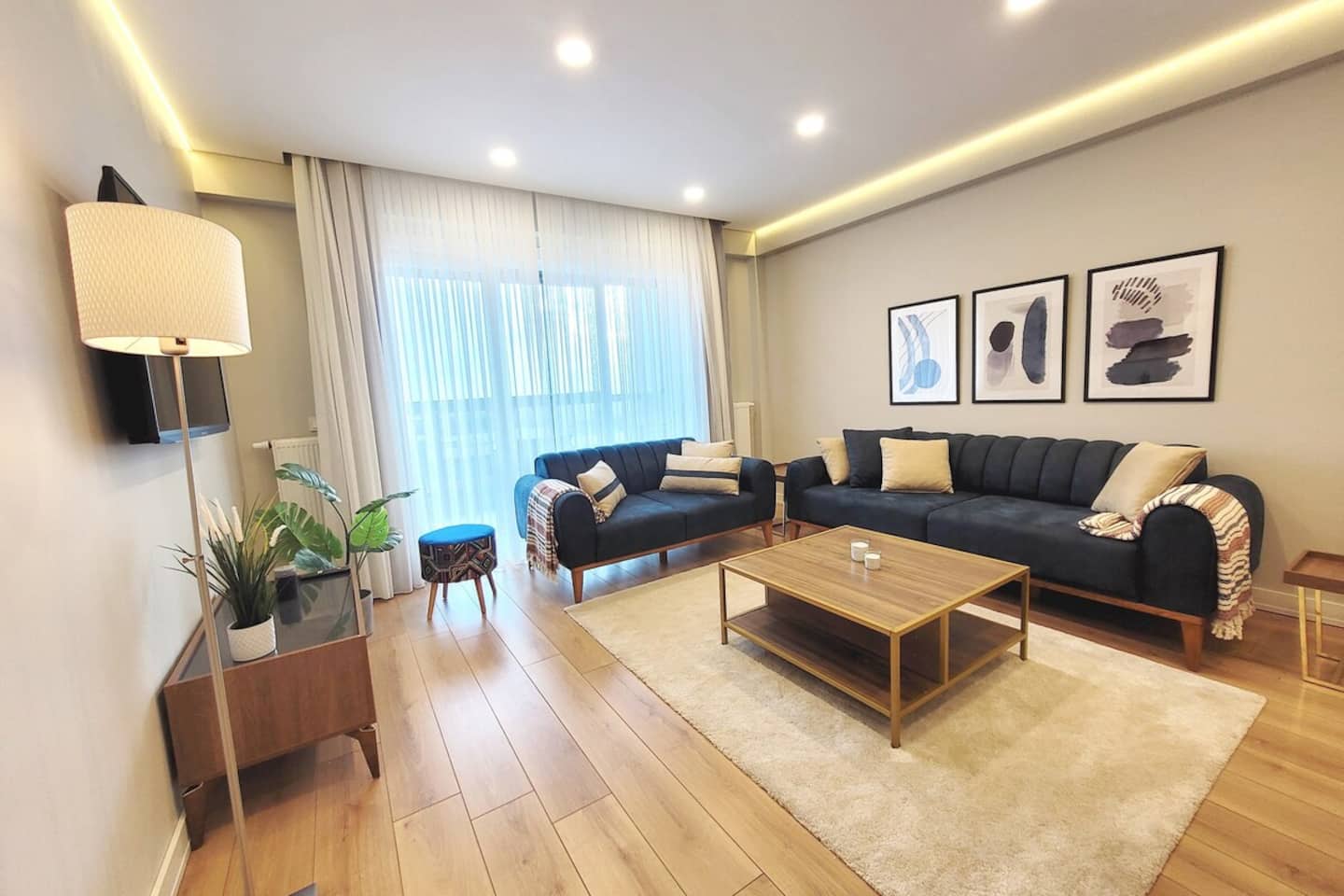 Relax Unwind: Inviting 2BR Apt, Cozy Interiors, furnished apartment in Küçükçekmece, Istanbul