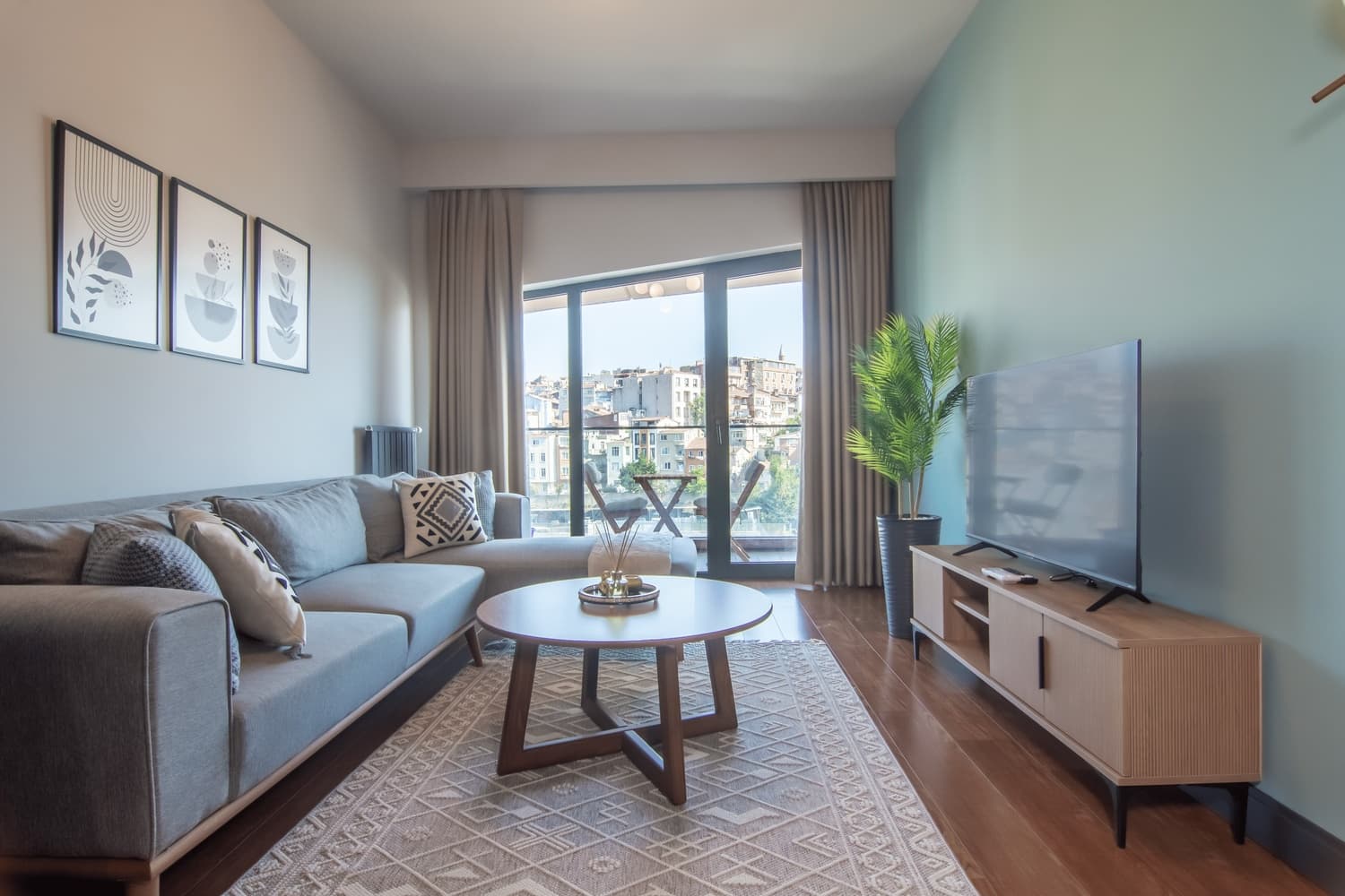 Family-Friendly Home with beautiful view , furnished apartment in Beyoğlu, Istanbul — image 9