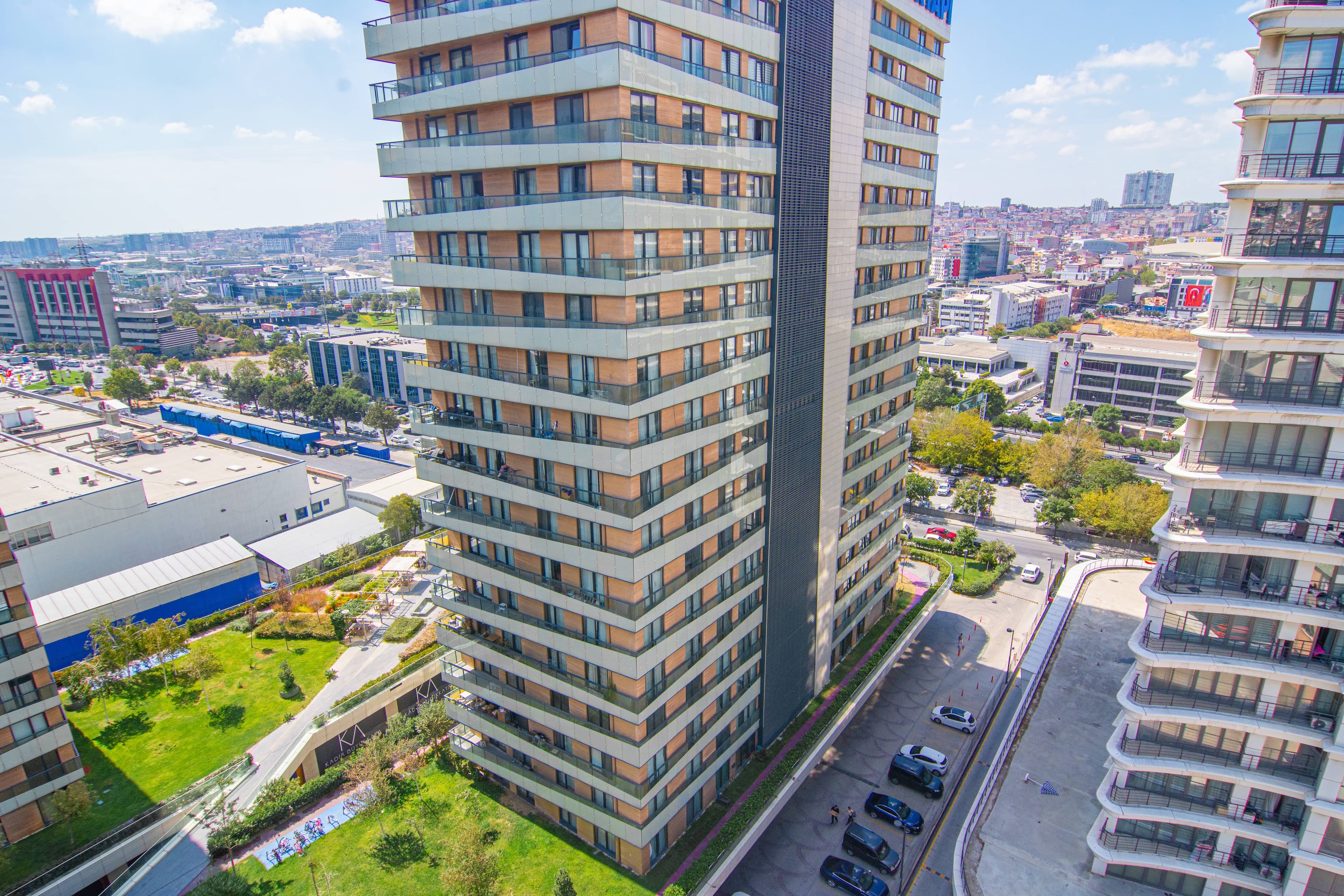Stylish cozy 3 bedr apart & balcony — image 25