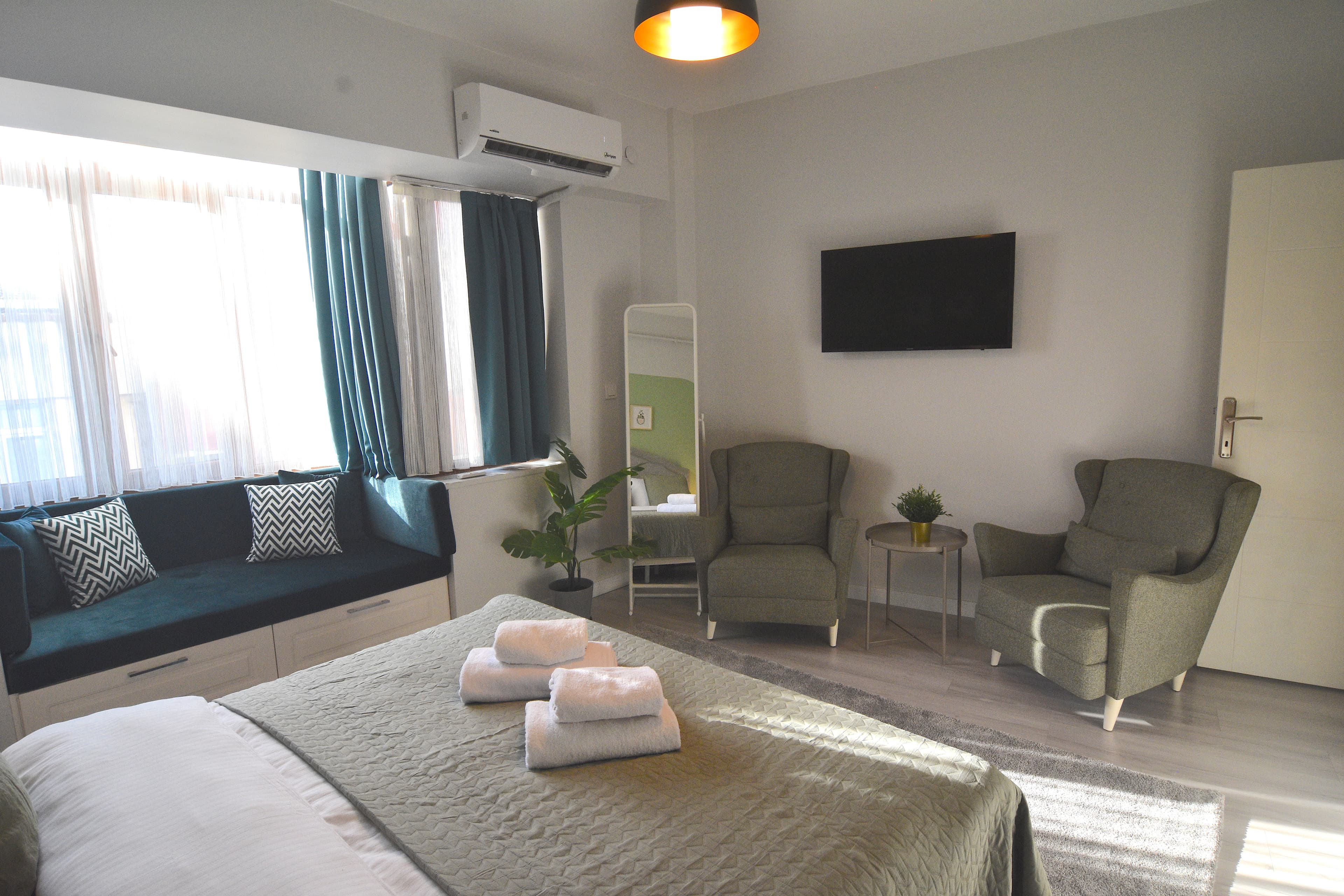 Charming Getaway in the Heart of Beyoğlu, furnished apartment in Beyoğlu, Istanbul — image 14