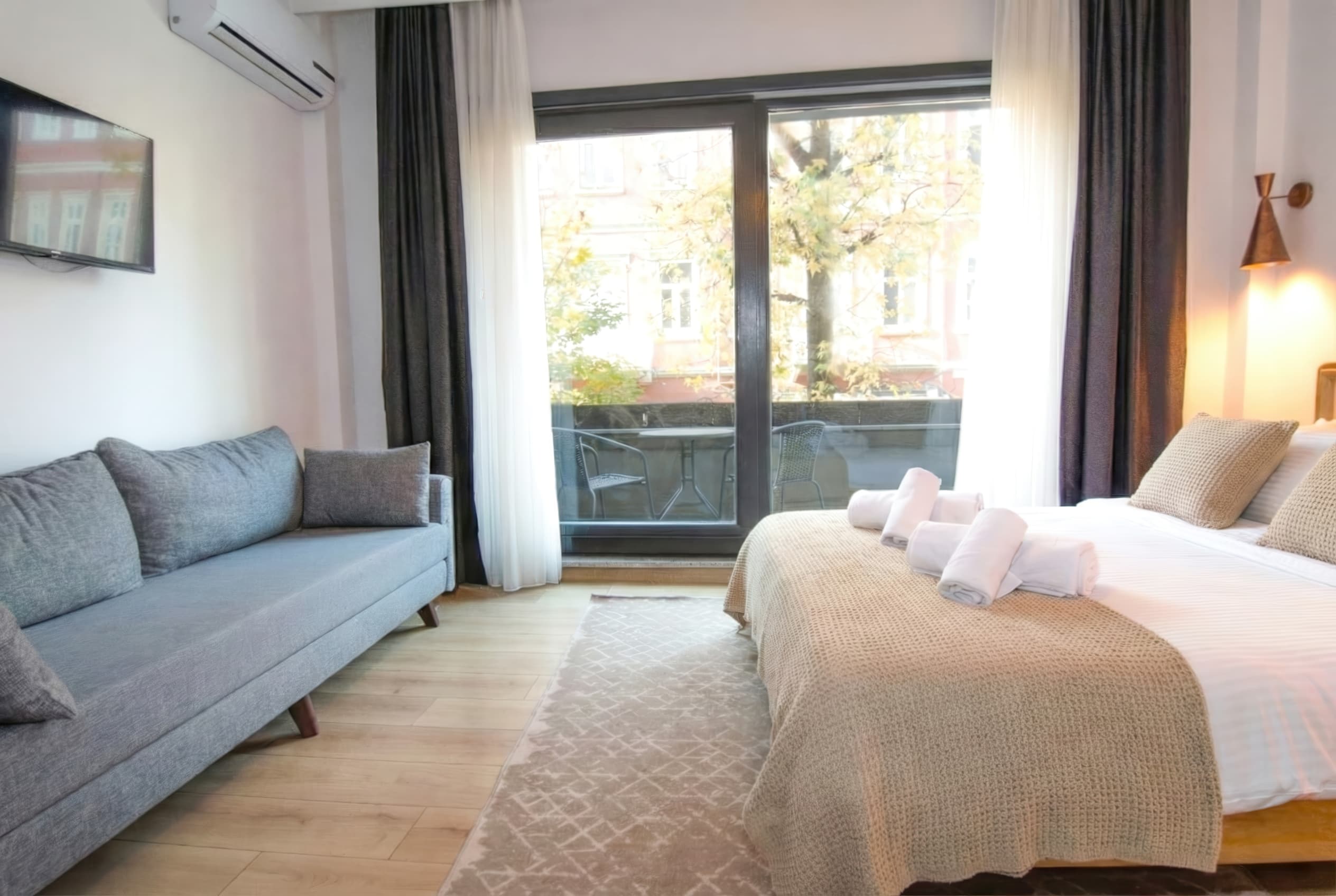 Modern  Studio with balcony in Beyoğlu , furnished apartment in Beyoğlu, Istanbul — image 5