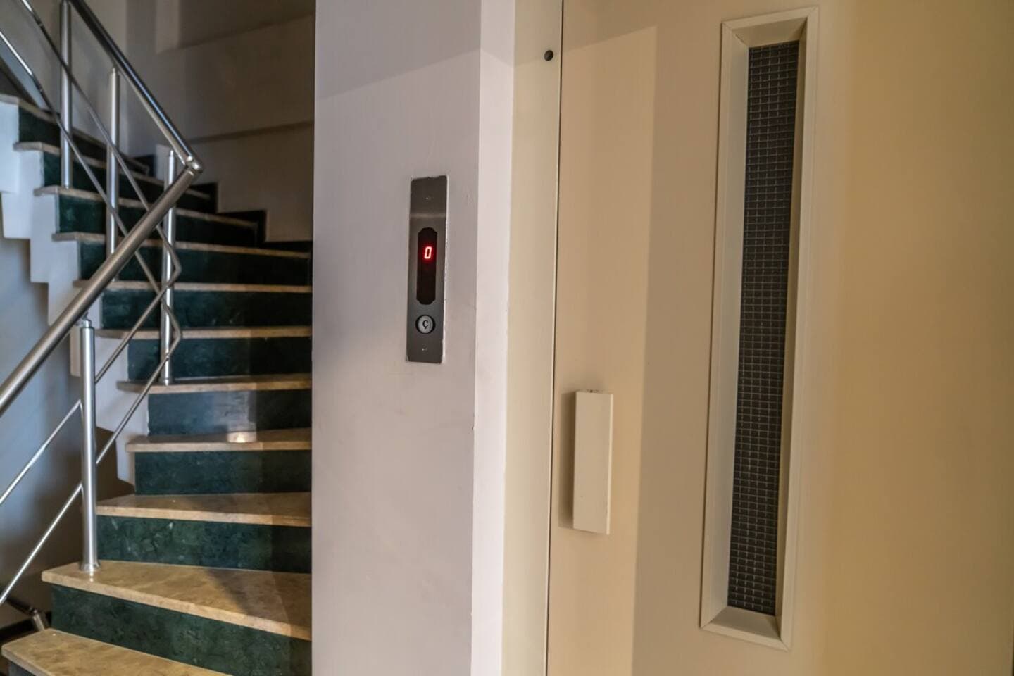 Charming City Apt - near Axis Mall, furnished apartment in Kağıthane, Istanbul — image 18