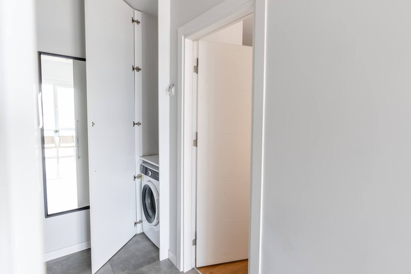 Near Airport Metro 1-Bdr Apt  Wi-Fi/Pool/Gym, furnished apartment in Kağıthane, Istanbul — image 16