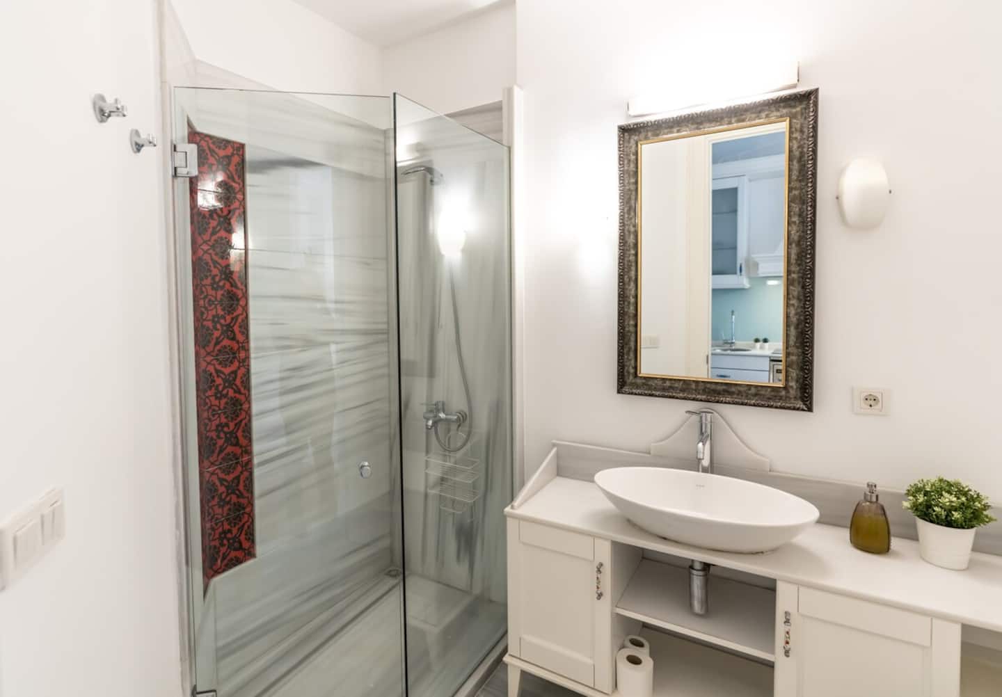 Designer 1-Bdr Apartment in Trendy Neighborhood, furnished apartment in Beyoğlu, Istanbul — image 16