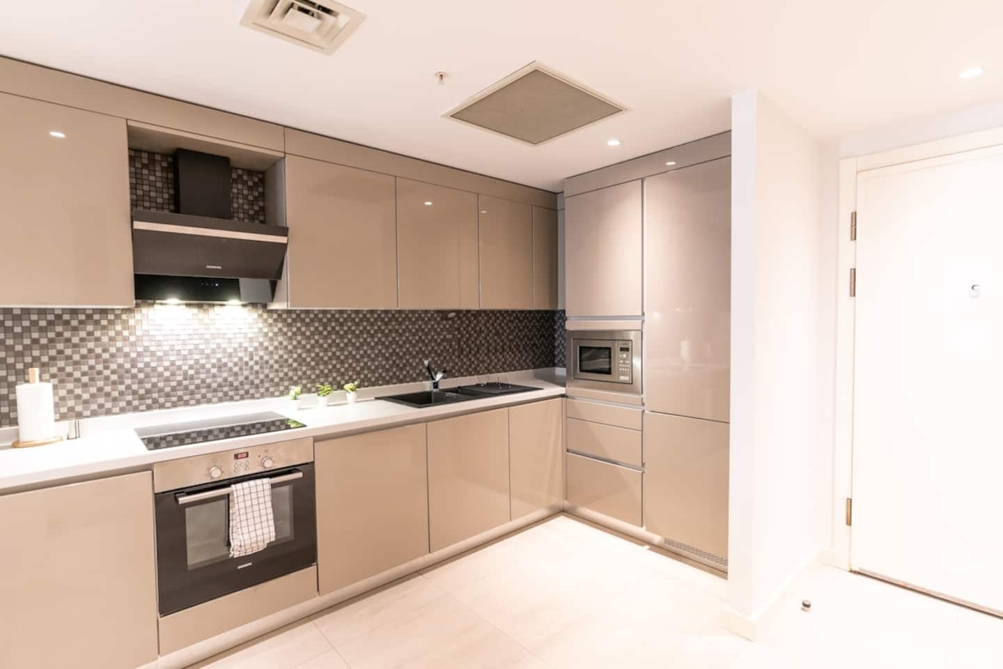 1-Bdr Getaway with Pool/Gym near Taksim Square, furnished apartment in Şişli, Istanbul — image 15