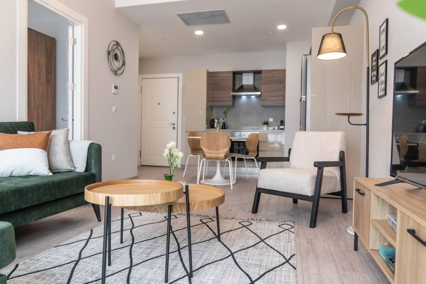 Modern Urban Apt- Relaxation in the City Hustle, furnished apartment in Kadıköy, Istanbul — image 8