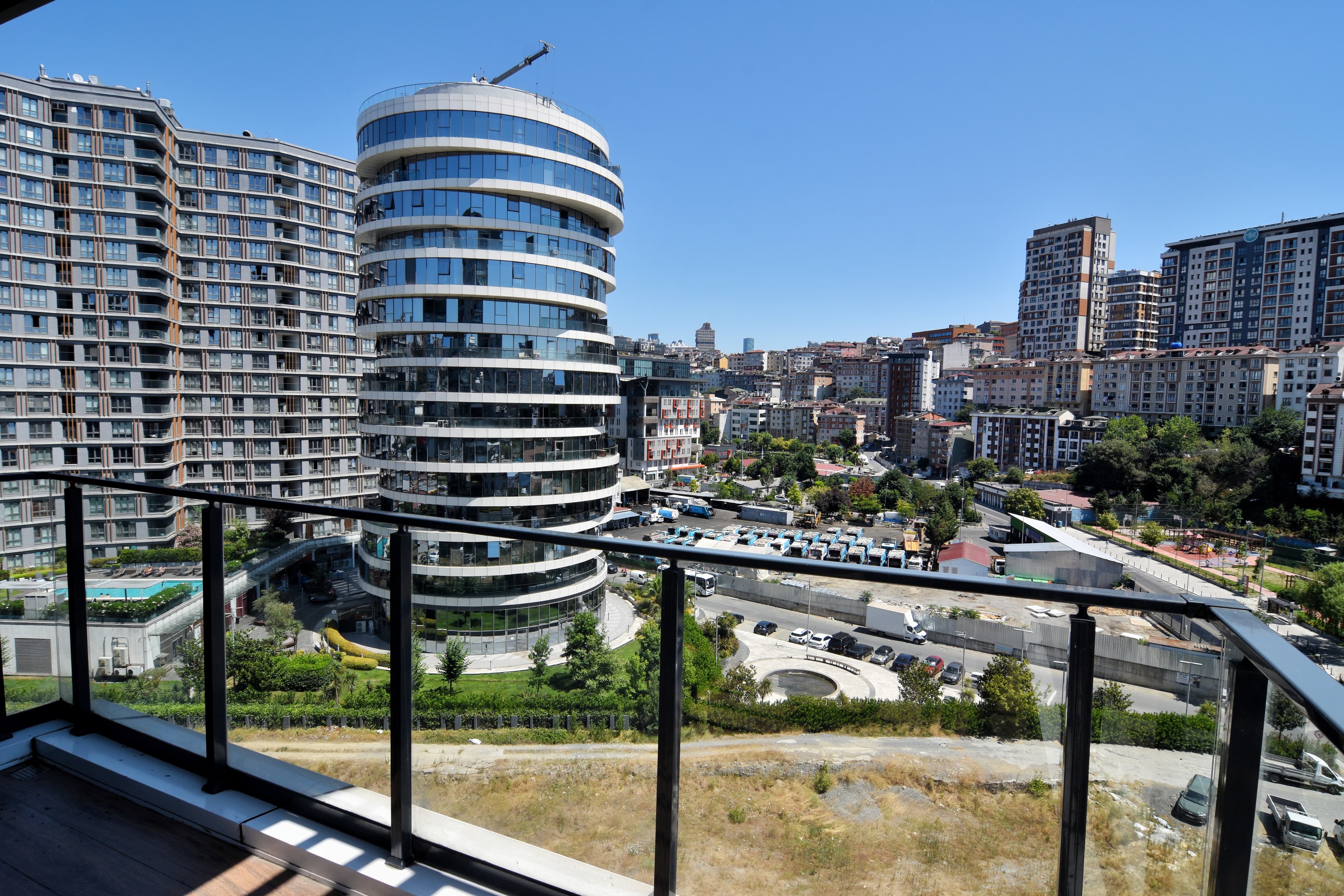 7th floor central 1-Bdr Apt  Wi-Fi/Pool/Gym, furnished apartment in Kağıthane, Istanbul — image 23