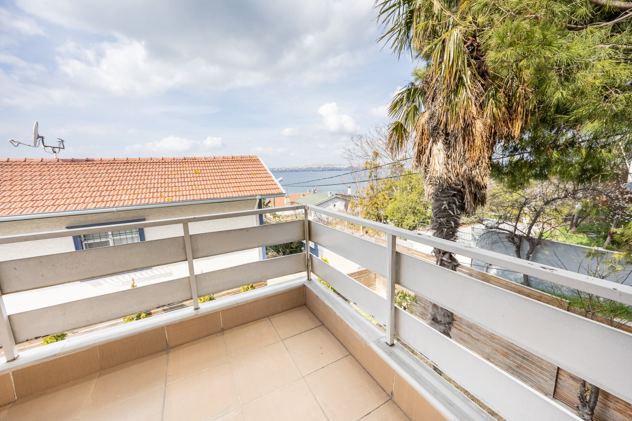 Sea View Villa with Pool, furnished apartment in Büyükçekmece, Istanbul — image 29