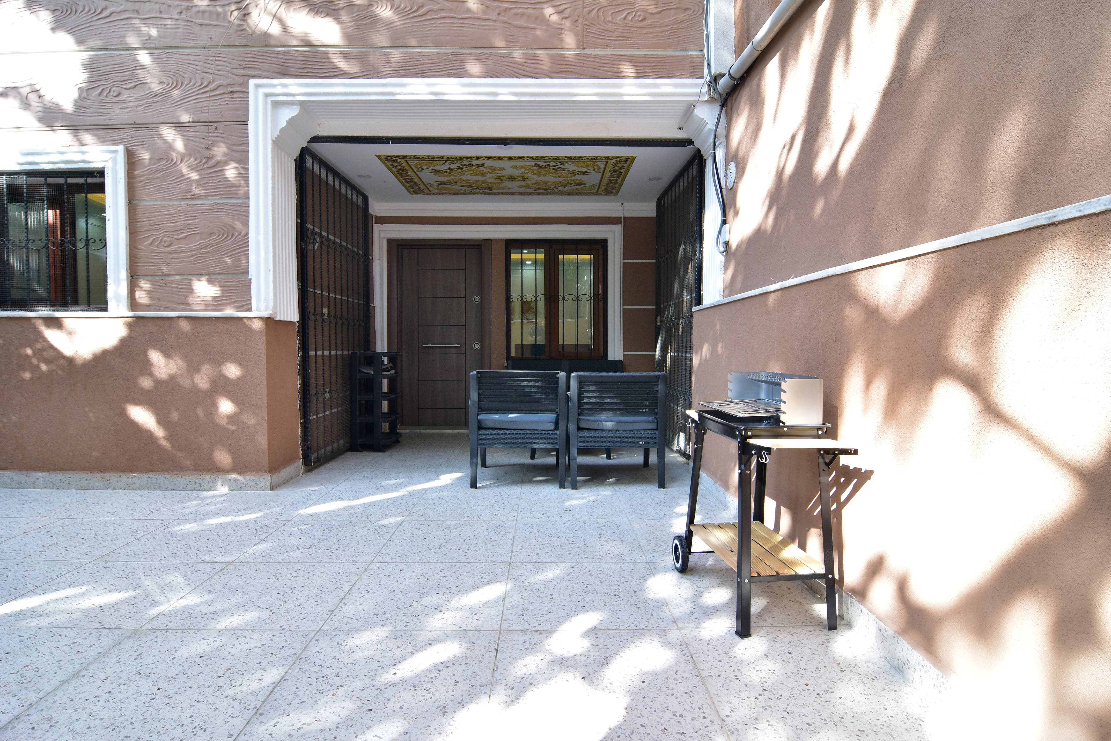 Bright 2BR Home with outdoor garden and  BBQ , furnished apartment in Beylikdüzü, Istanbul — image 29