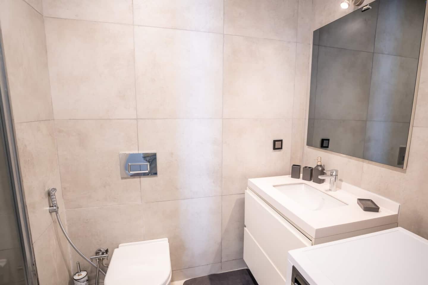 Stylish Retreat: Cozy 2BR Apt, furnished apartment in Bağcılar, Istanbul — image 15