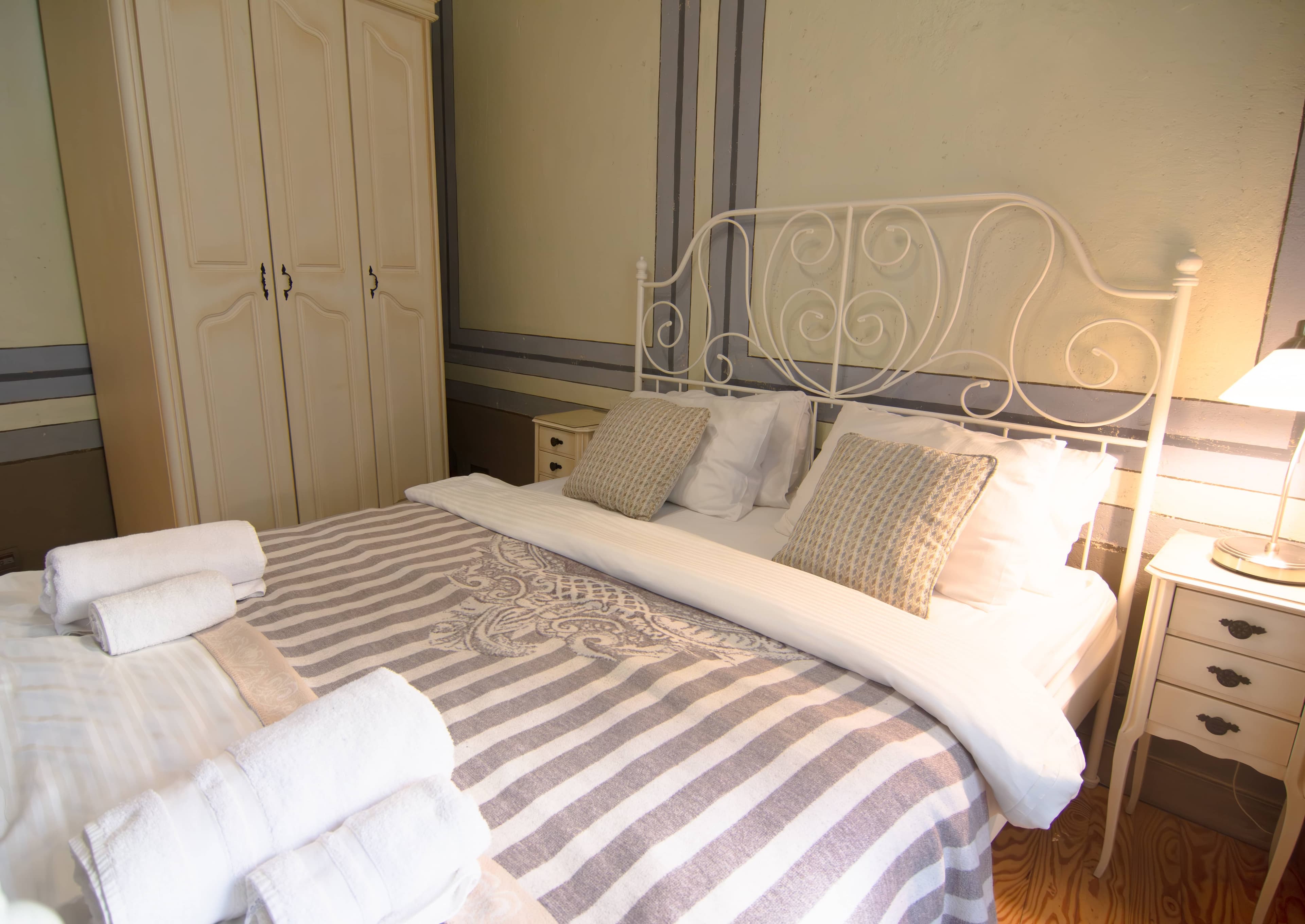 Stylish City Getaway-Explore the Urban Delights, furnished apartment in Beyoğlu, Istanbul — image 8