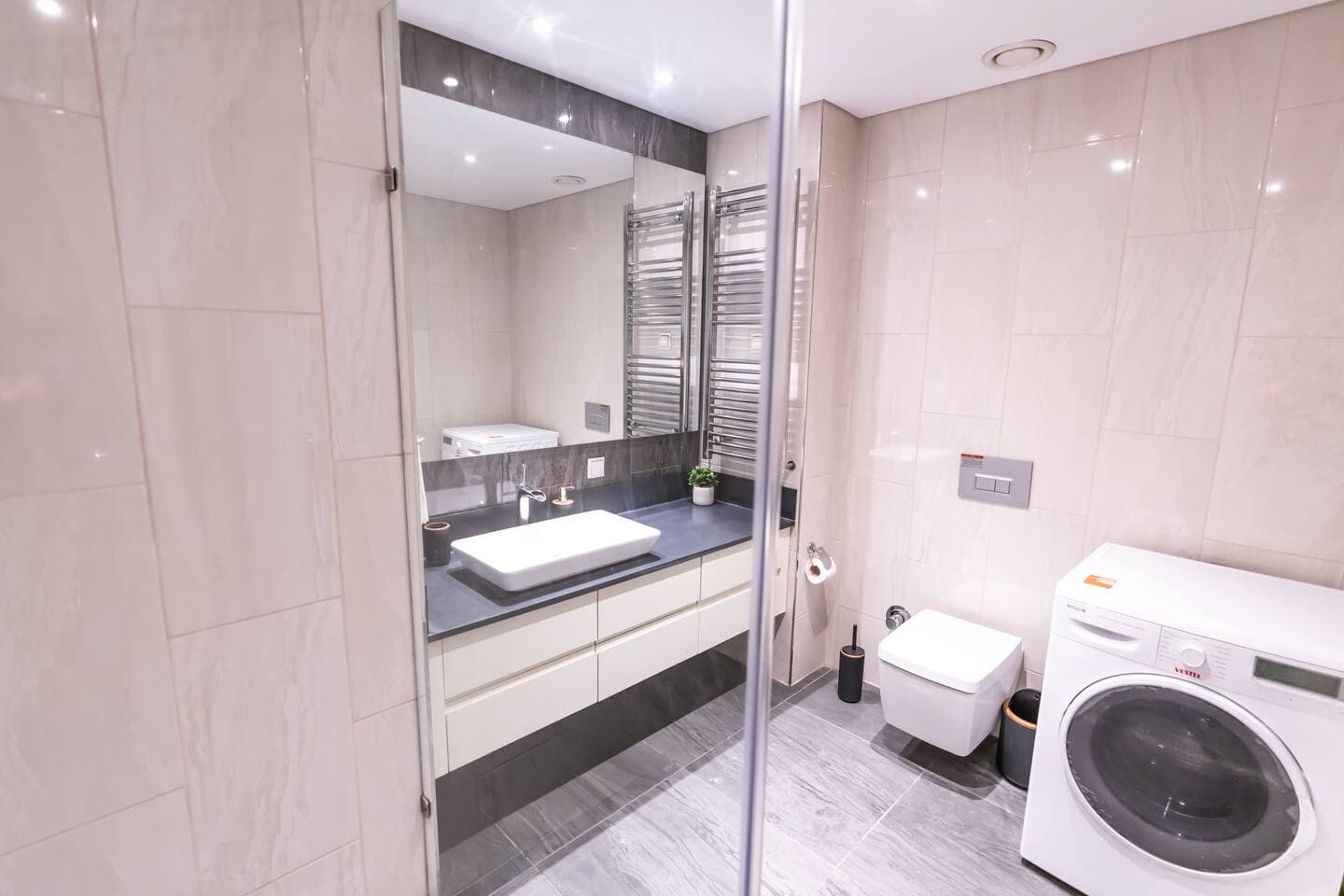 1-Bdr Getaway with Pool/Gym near Taksim Square, furnished apartment in Şişli, Istanbul — image 22
