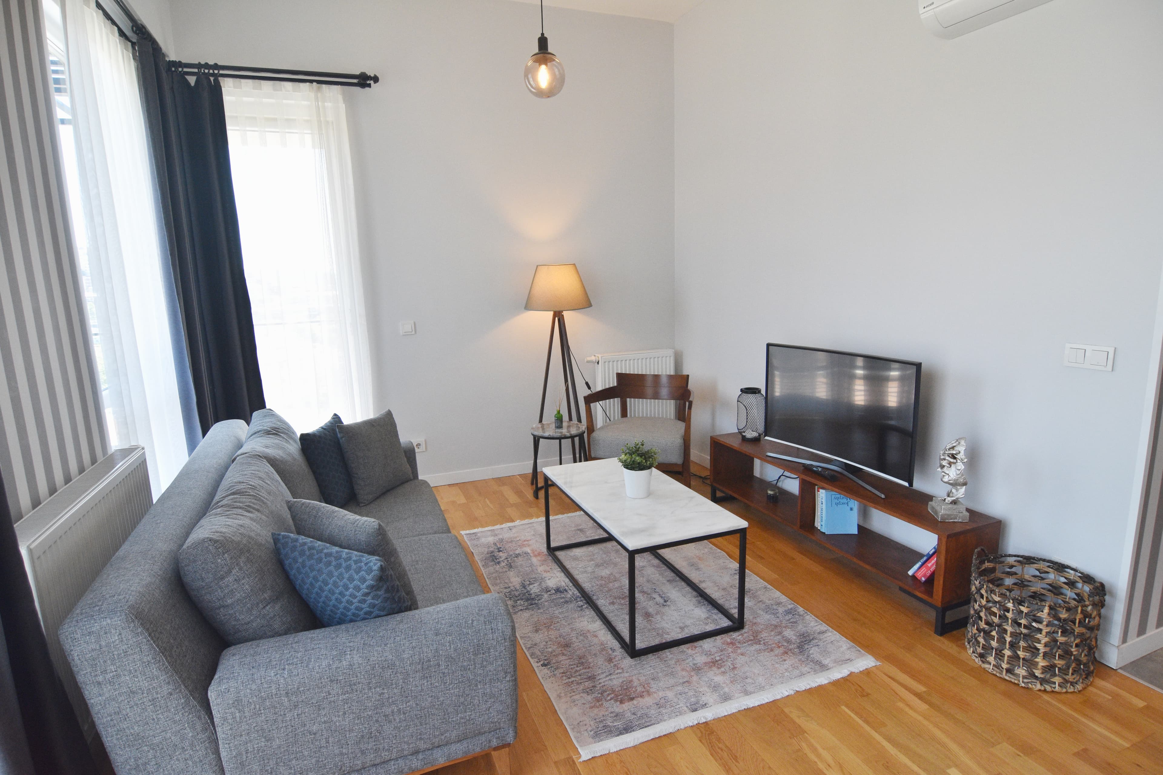 7th floor central 1-Bdr Apt  Wi-Fi/Pool/Gym, furnished apartment in Kağıthane, Istanbul — image 3