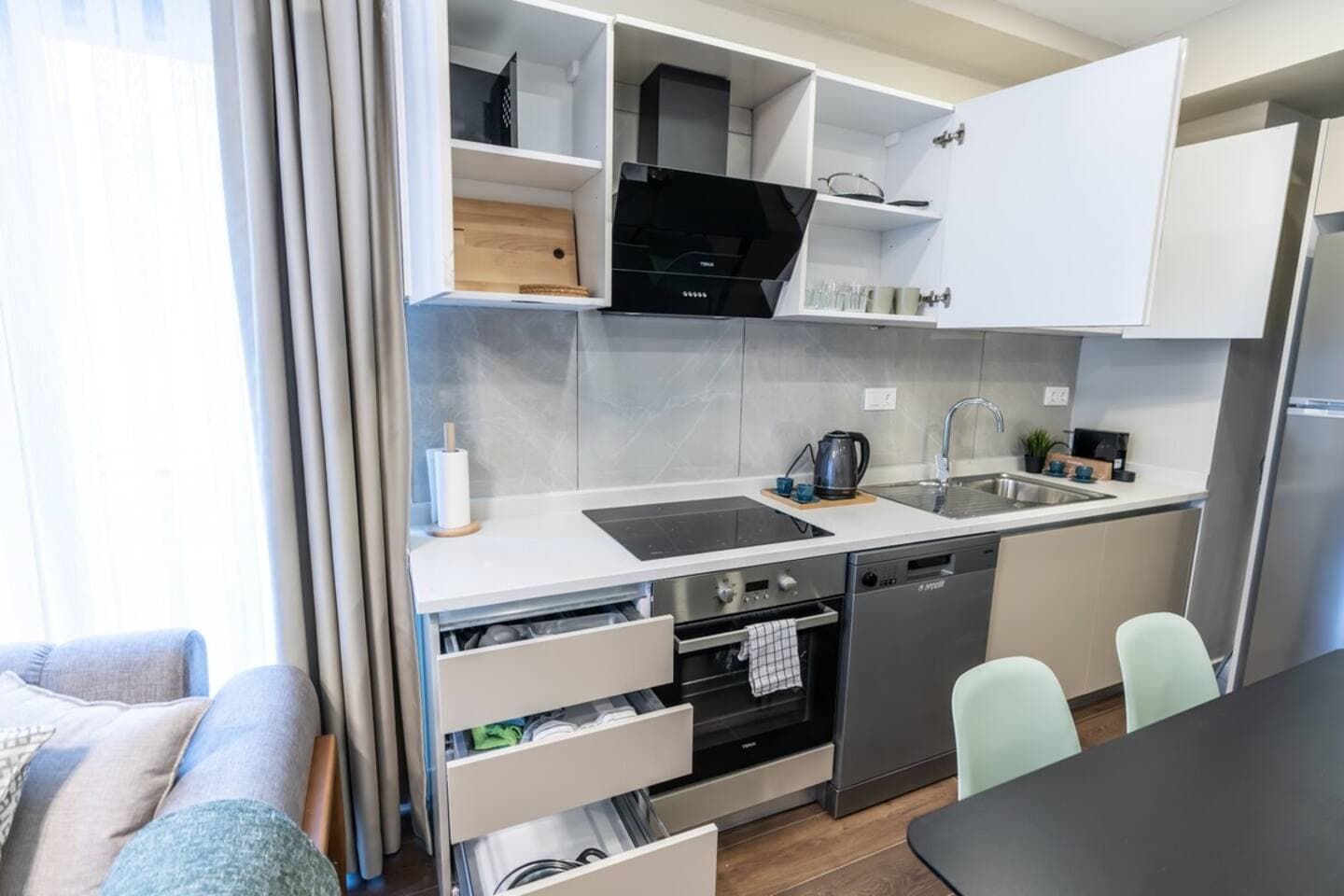 Modern & Fancy 2-Bedroom Apt with Nespresso, furnished apartment in Kağıthane, Istanbul — image 13