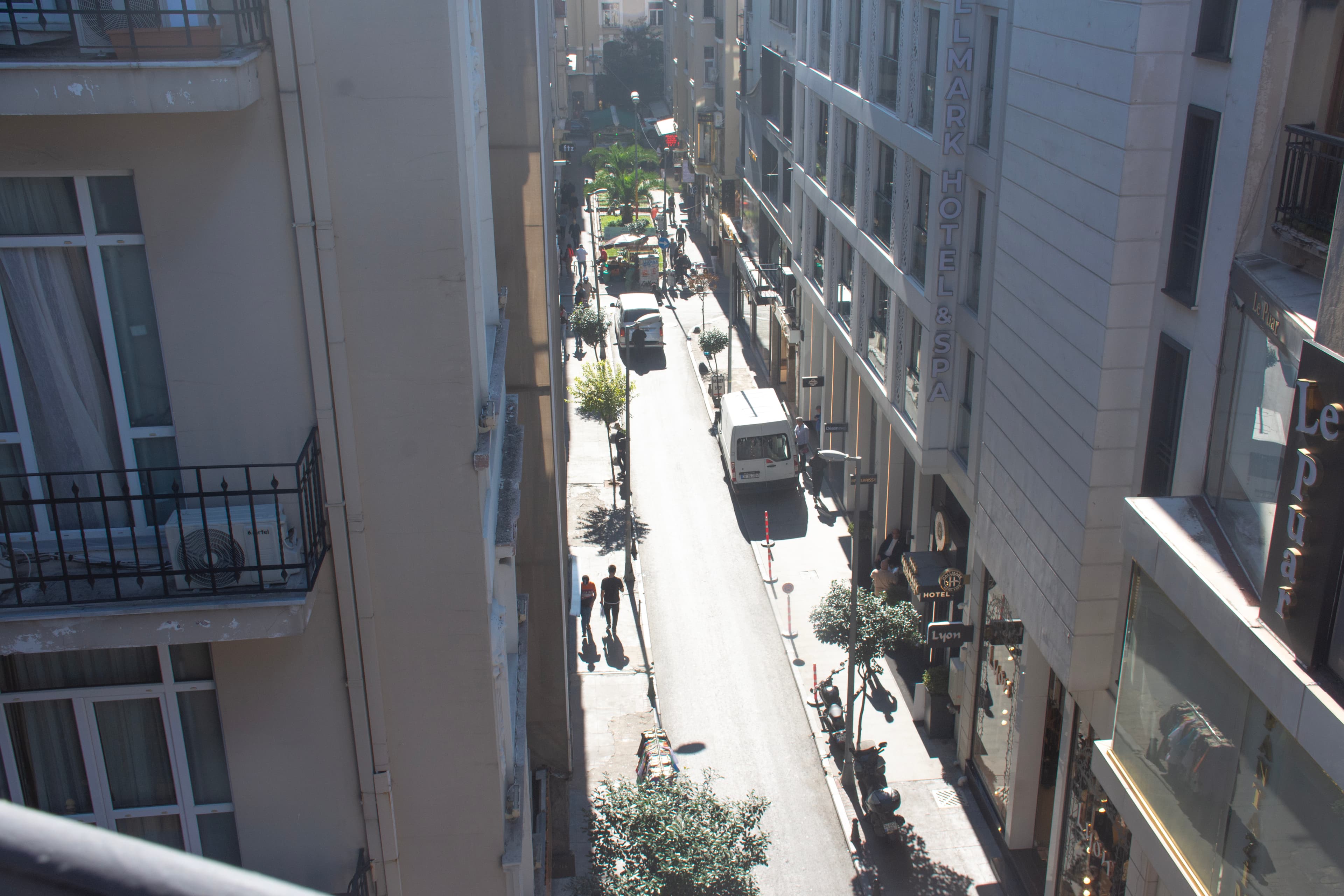 4min to Osmanbey 2 BR apart,4th floor with balcony, furnished apartment in Şişli, Istanbul — image 22