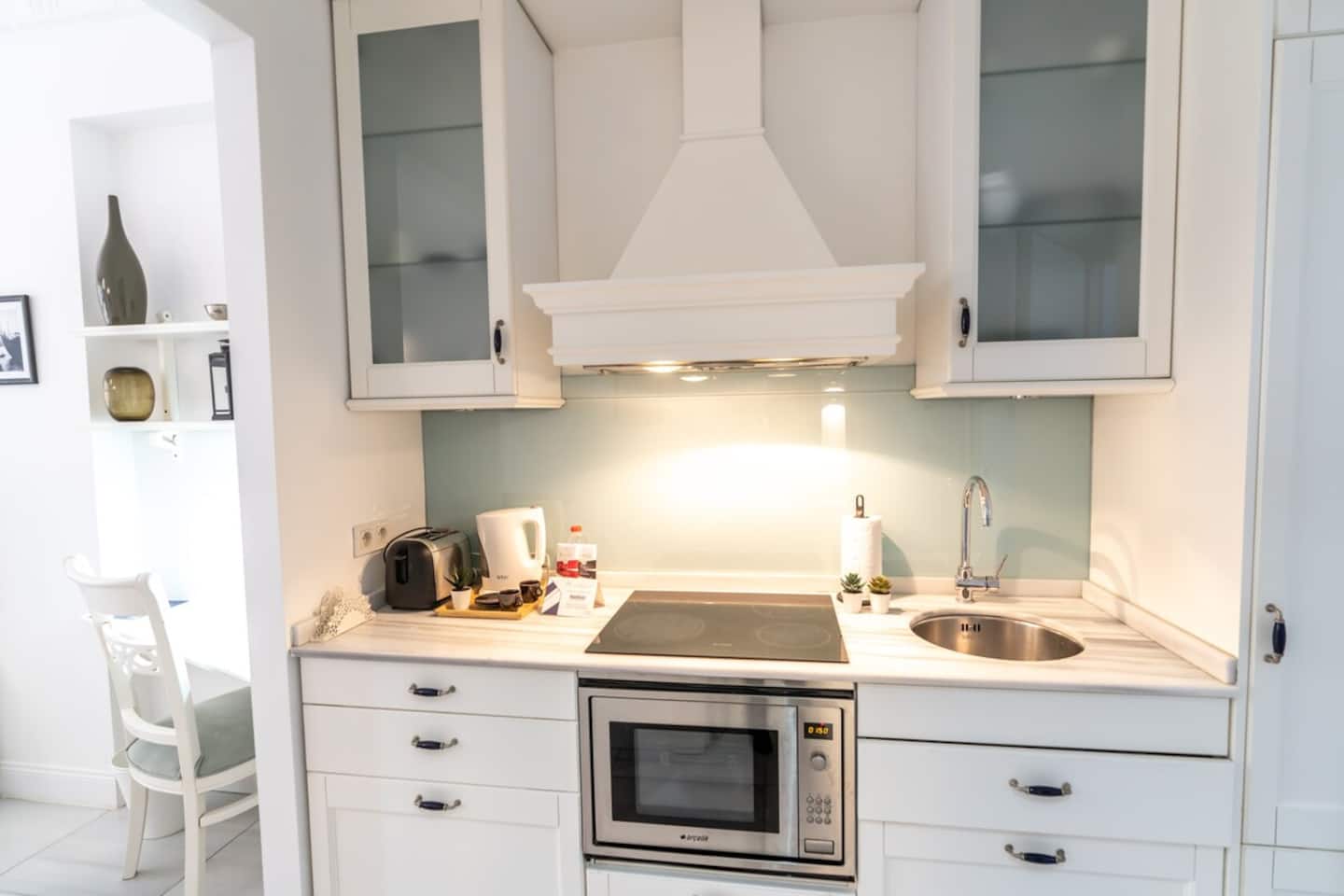 Cozy Getaway - Warmth and Comfort in the City, furnished apartment in Beyoğlu, Istanbul — image 8