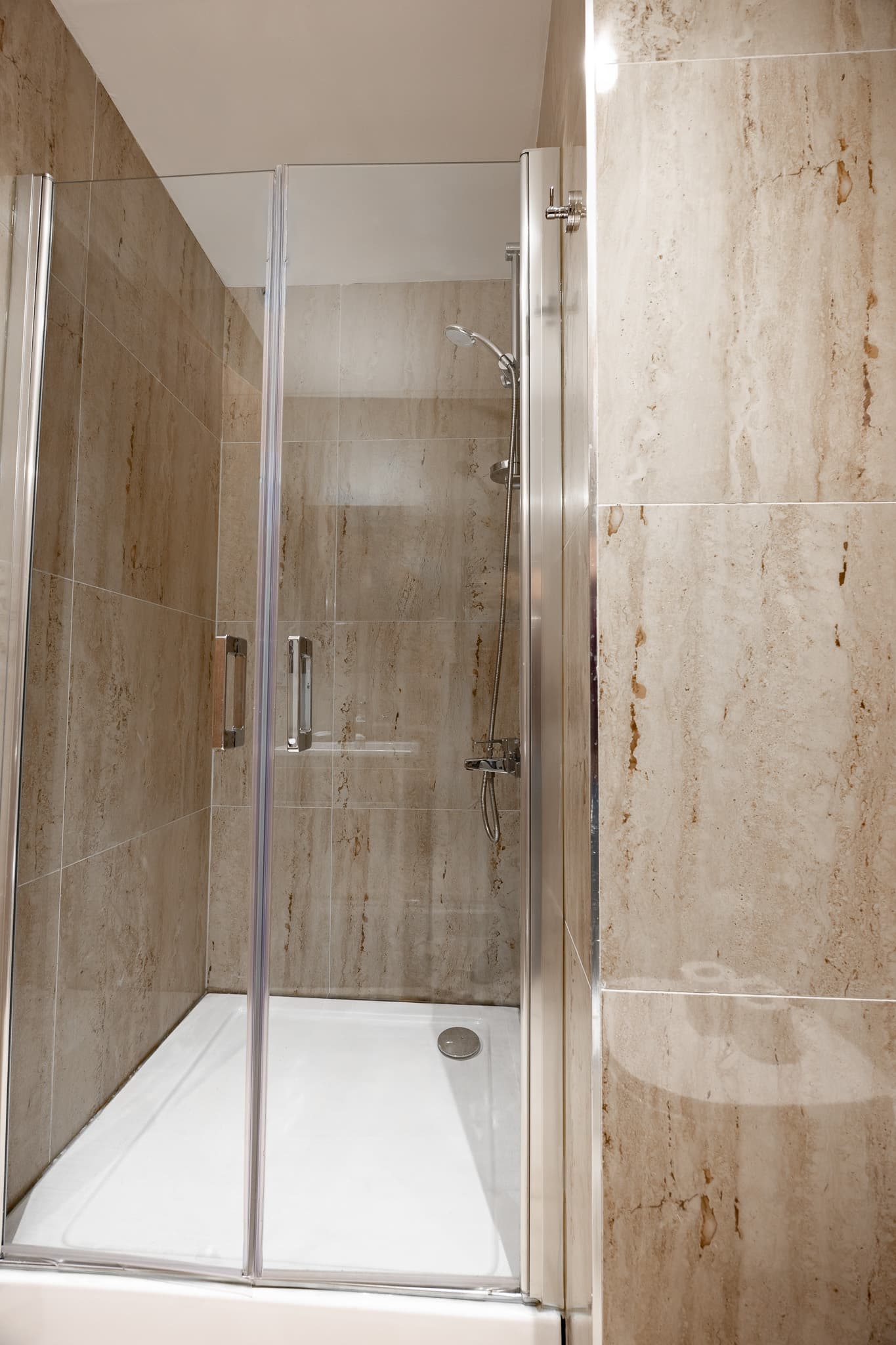 Spacious 1BR with City View , furnished apartment in Bağcılar, Istanbul — image 20