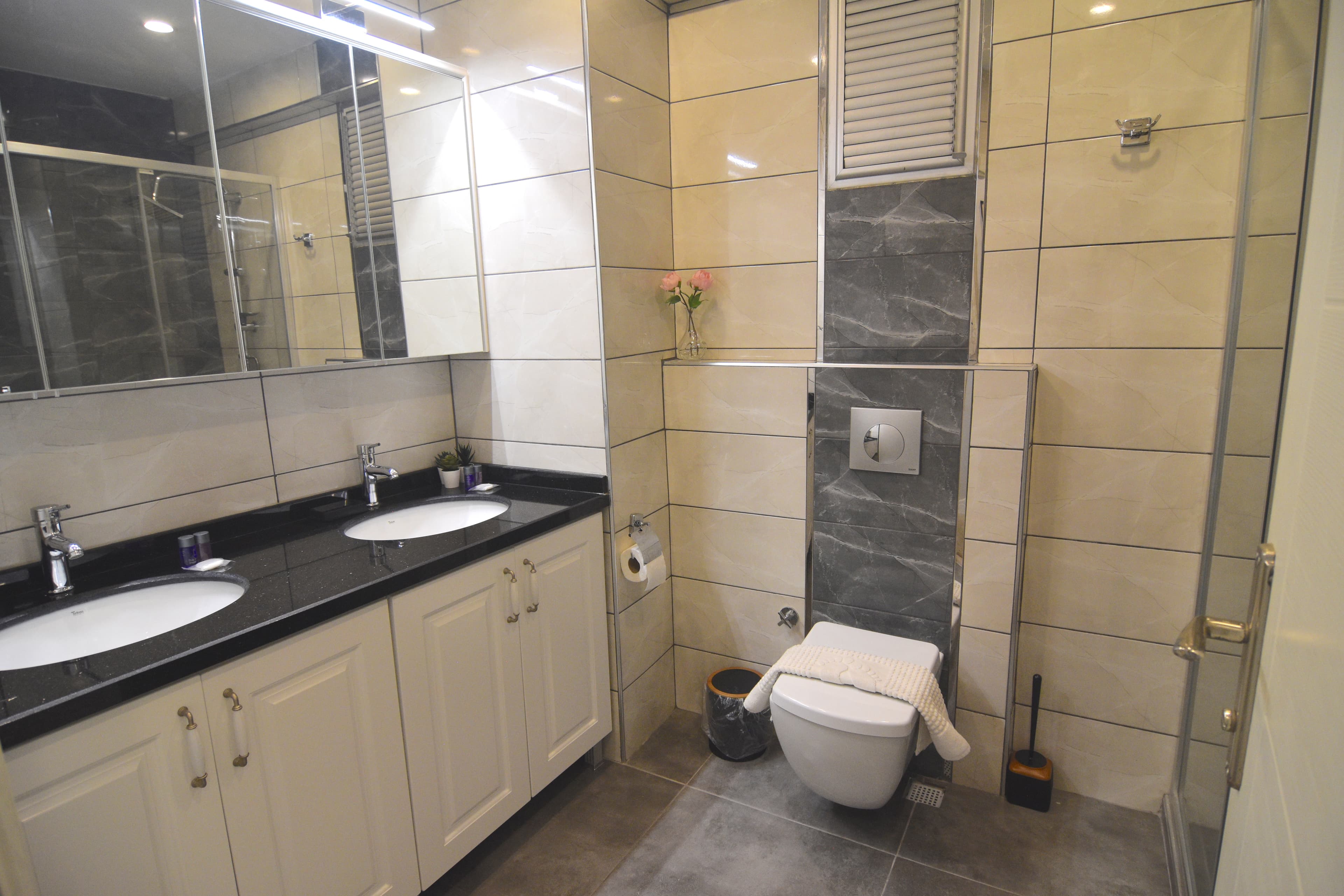 Charming Getaway in the Heart of Beyoğlu, furnished apartment in Beyoğlu, Istanbul — image 22