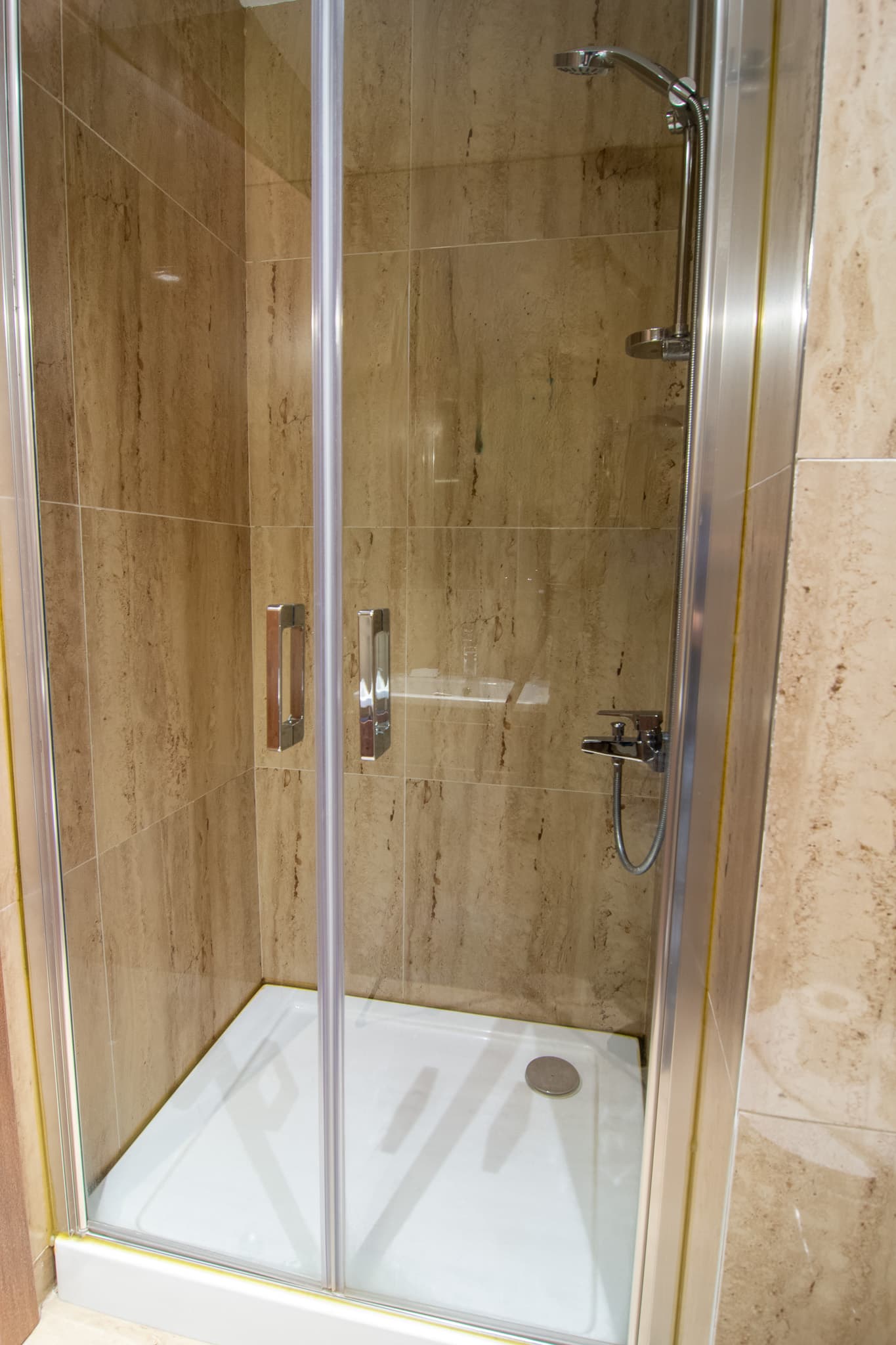 Spacious 1BR with Garden, furnished apartment in Bağcılar, Istanbul — image 10