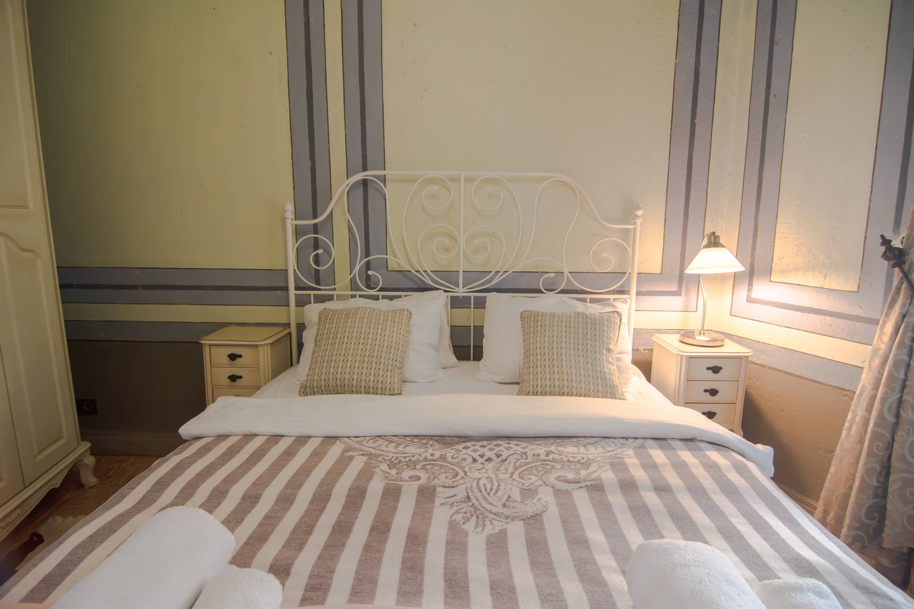 Stylish City Getaway-Explore the Urban Delights, furnished apartment in Beyoğlu, Istanbul — image 9