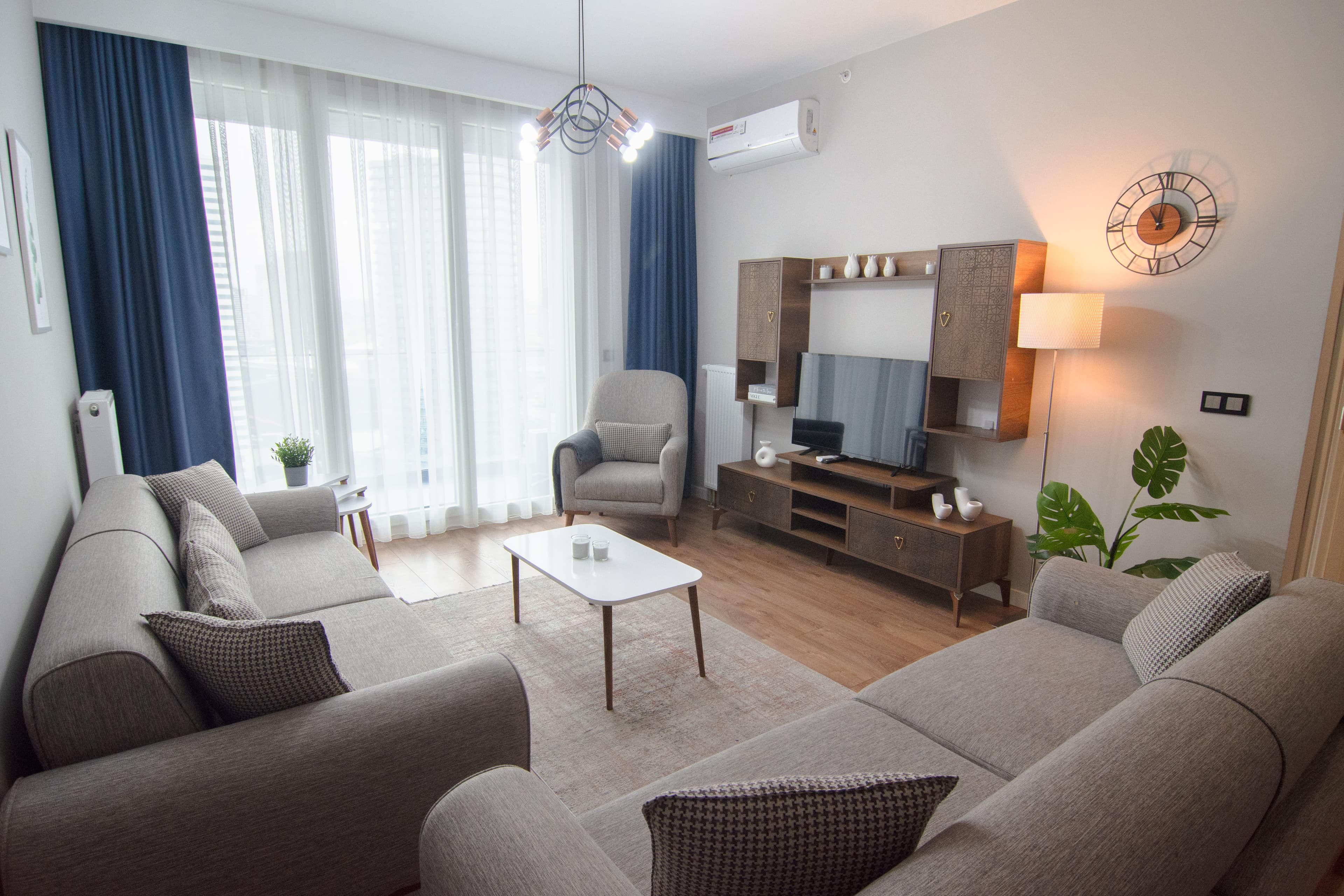 Cozy Retreat: Stylish 2BR Apt, furnished apartment in Bağcılar, Istanbul — image 2