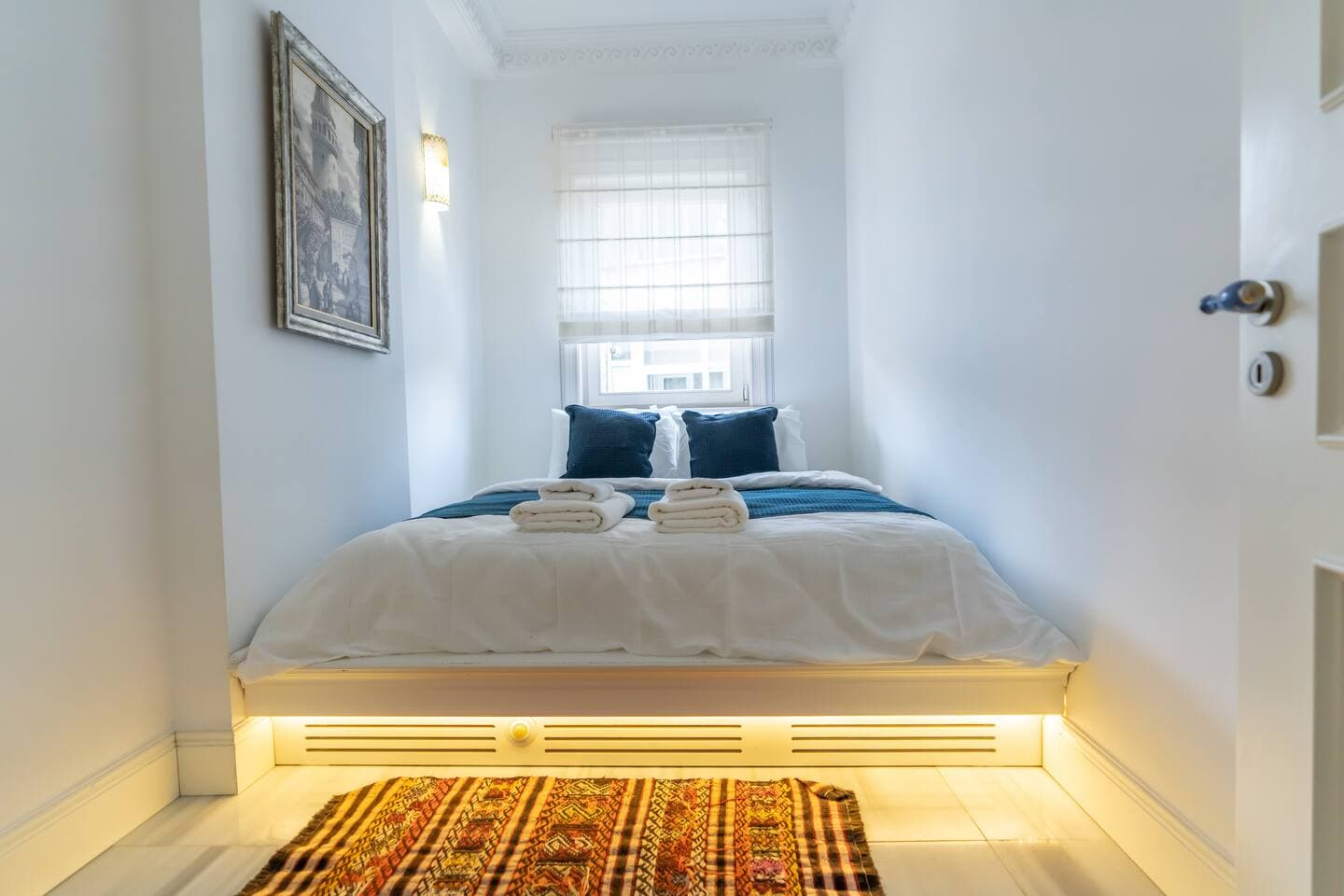 Cozy Getaway - Warmth and Comfort in the City, furnished apartment in Beyoğlu, Istanbul — image 4